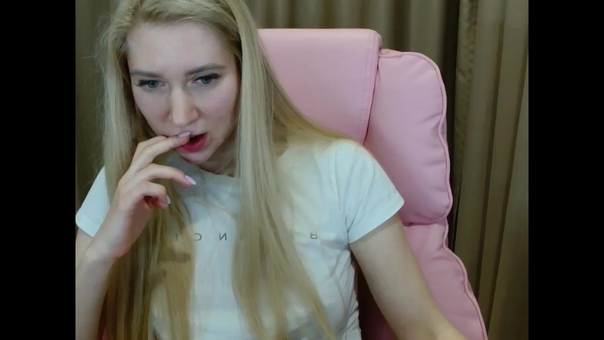 Gallery image thumbnail from Miss_Sylvia's myfreecams stream on, 04/06/2025, 19:53 image 13 of 20