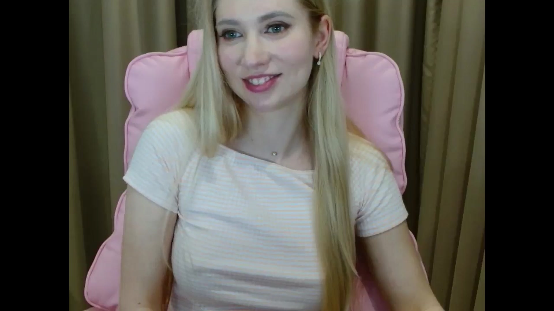 Gallery image thumbnail from Miss_Sylvia's myfreecams stream on, 04/07/2025, 20:27 image 10 of 20
