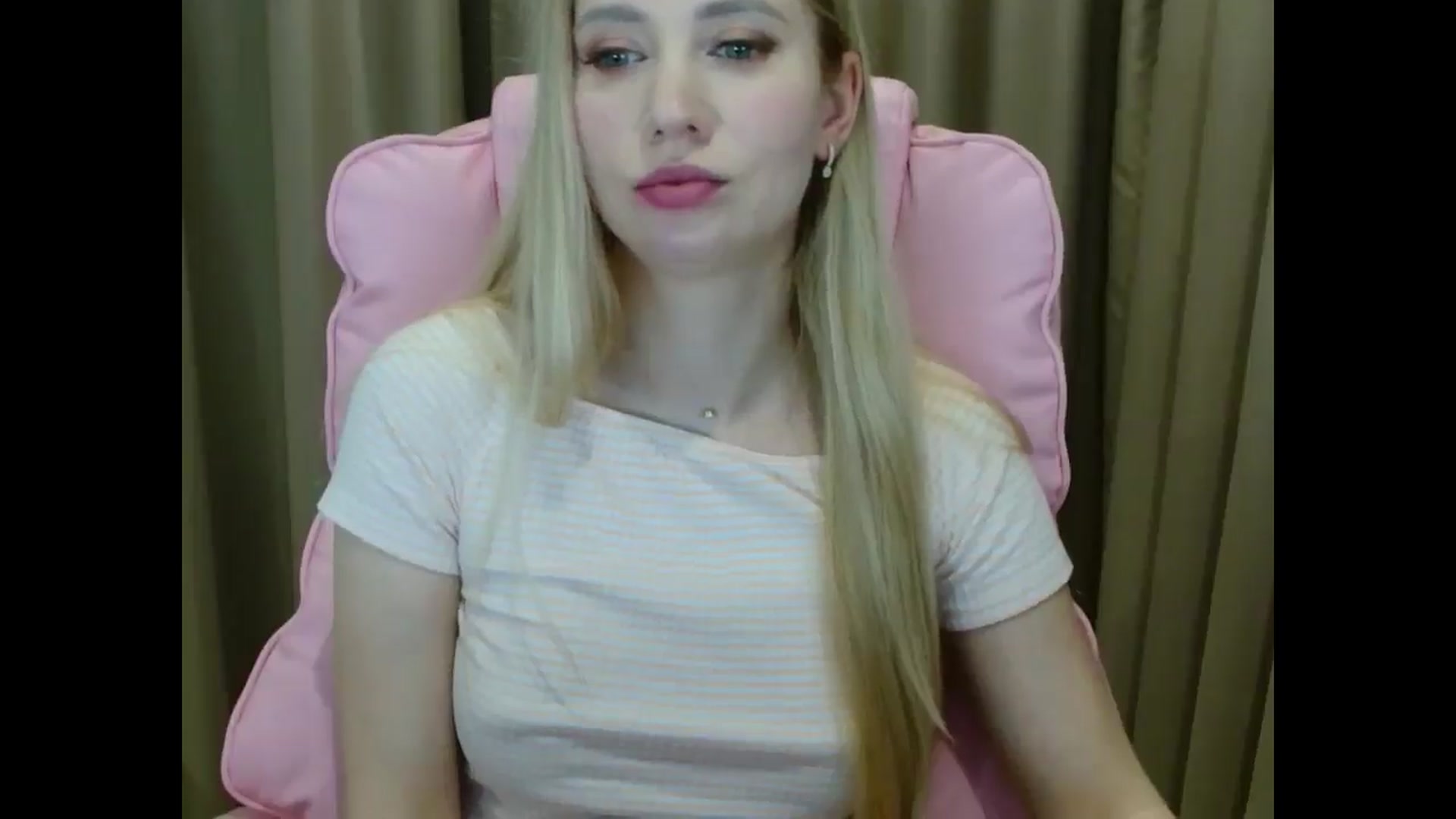 Gallery image thumbnail from Miss_Sylvia's myfreecams stream on, 04/07/2025, 20:27 image 15 of 20