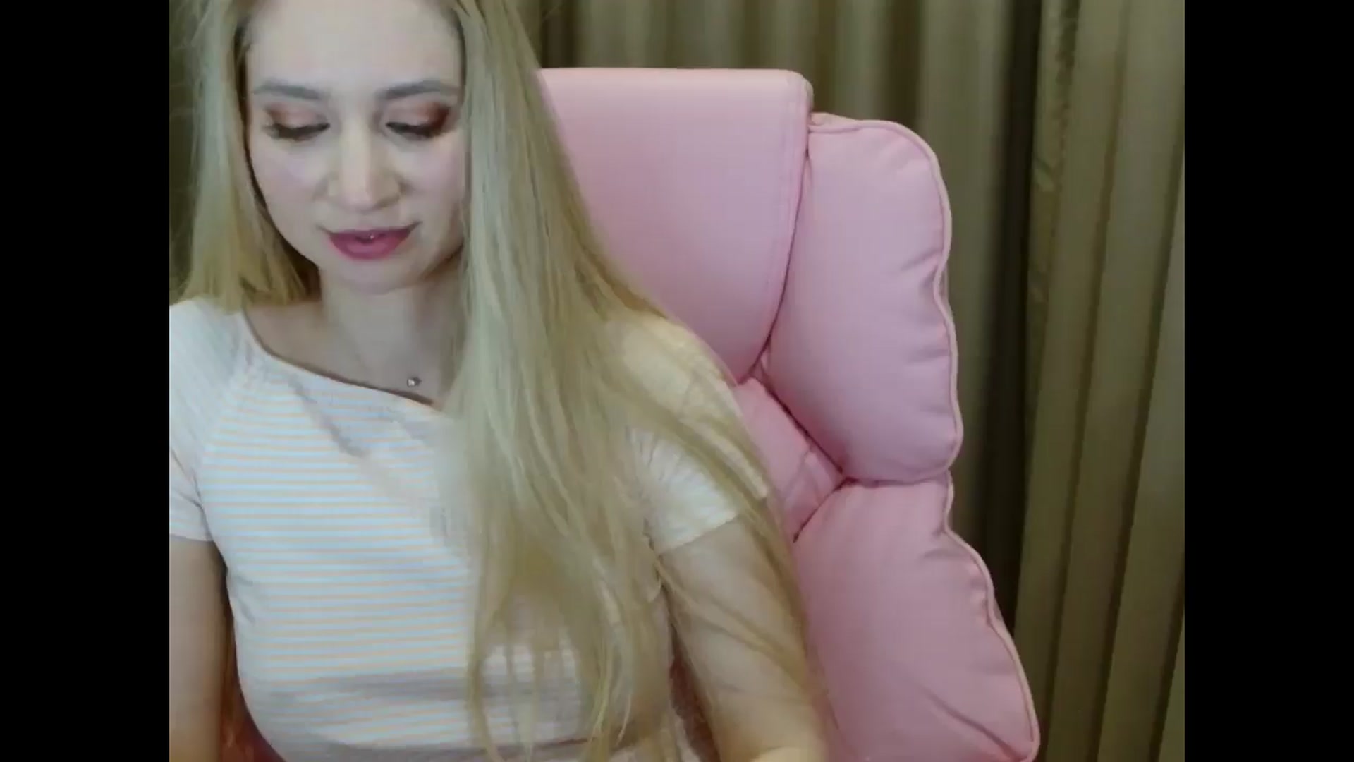 Gallery image thumbnail from Miss_Sylvia's myfreecams stream on, 04/07/2025, 20:27 image 3 of 20