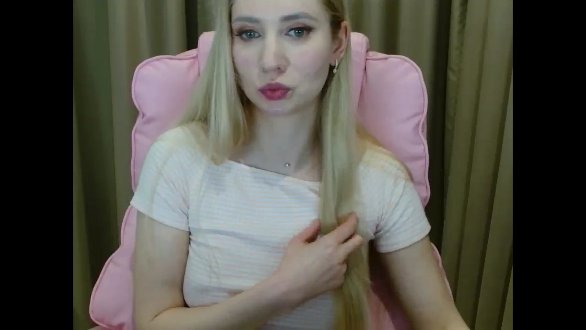 Gallery image thumbnail from Miss_Sylvia's myfreecams stream on, 04/07/2025, 20:27 image 9 of 20