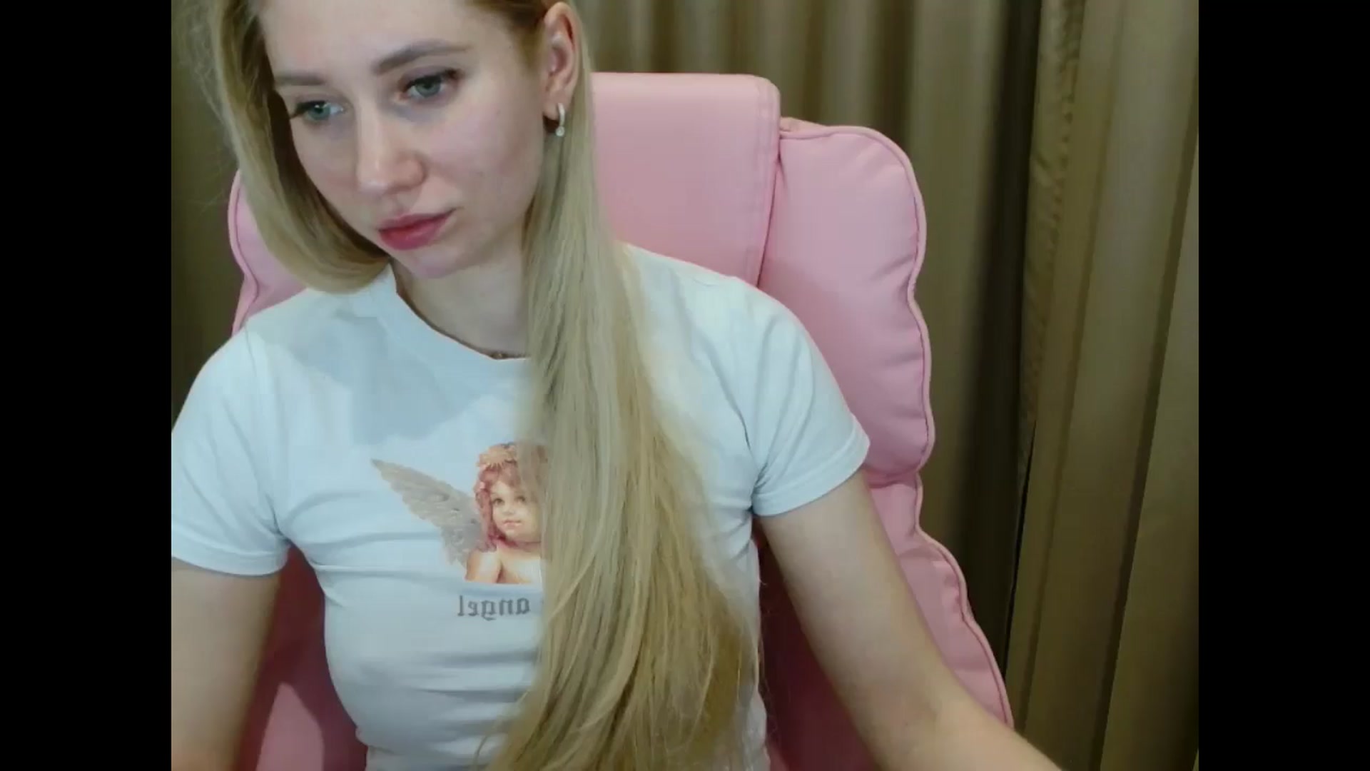 Gallery image thumbnail from Miss_Sylvia's myfreecams stream on, 04/08/2025, 18:35 image 2 of 20