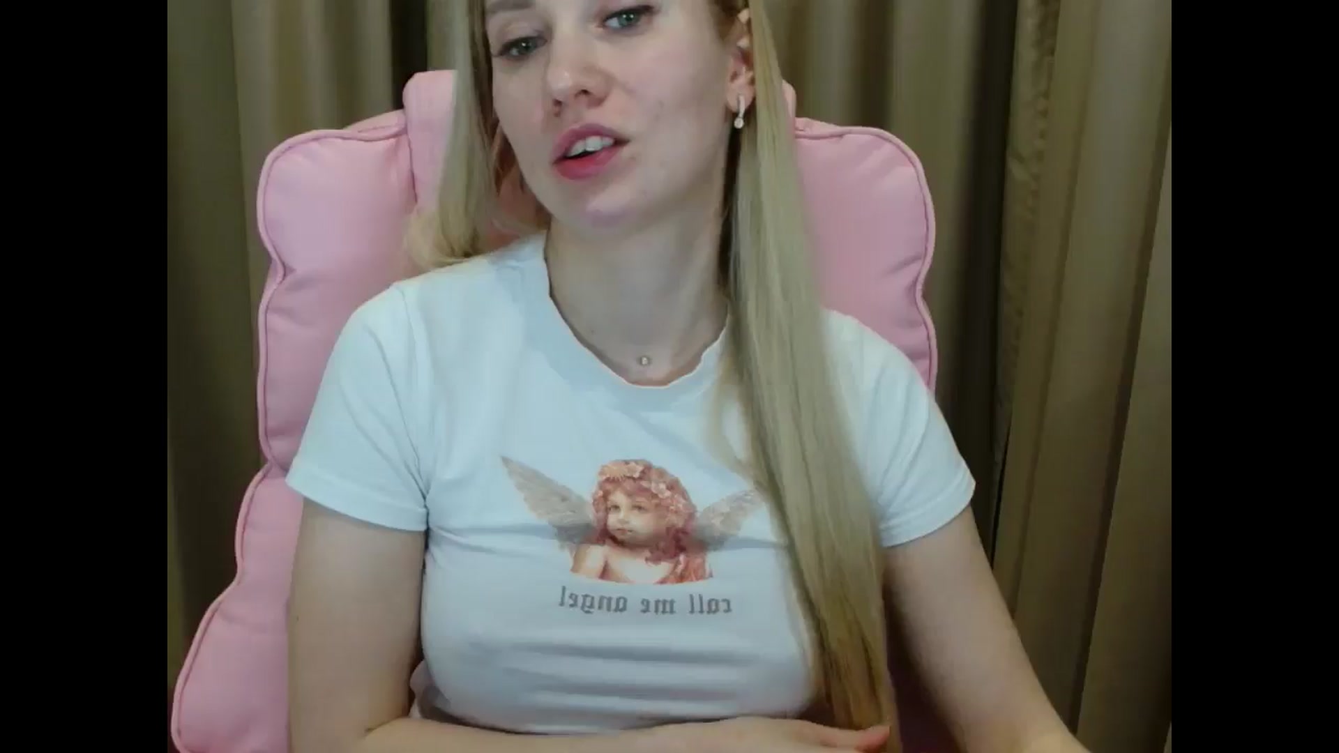 Gallery image thumbnail from Miss_Sylvia's myfreecams stream on, 04/08/2025, 18:35 image 17 of 20