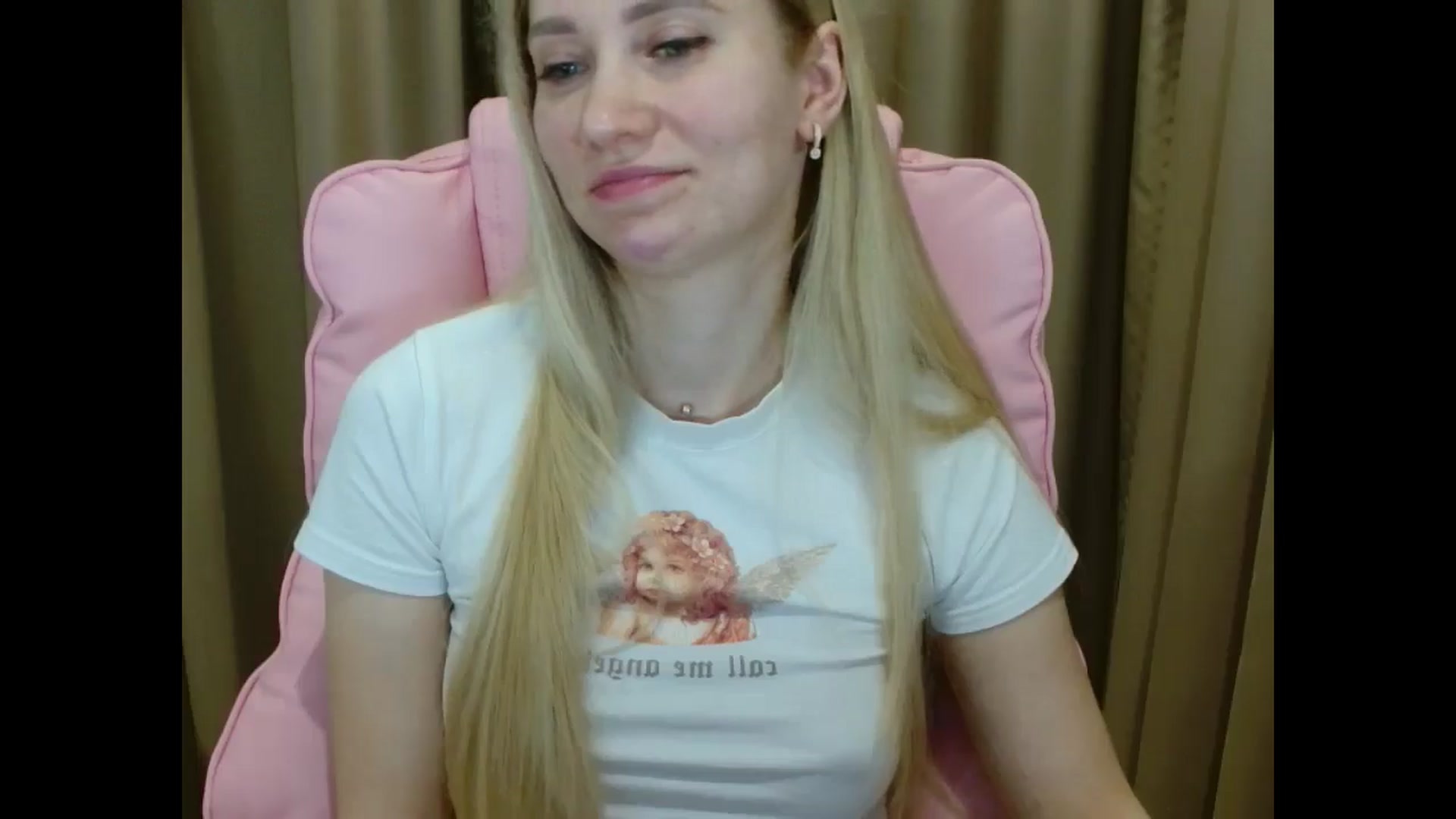 Gallery image thumbnail from Miss_Sylvia's myfreecams stream on, 04/08/2025, 19:17 image 16 of 20