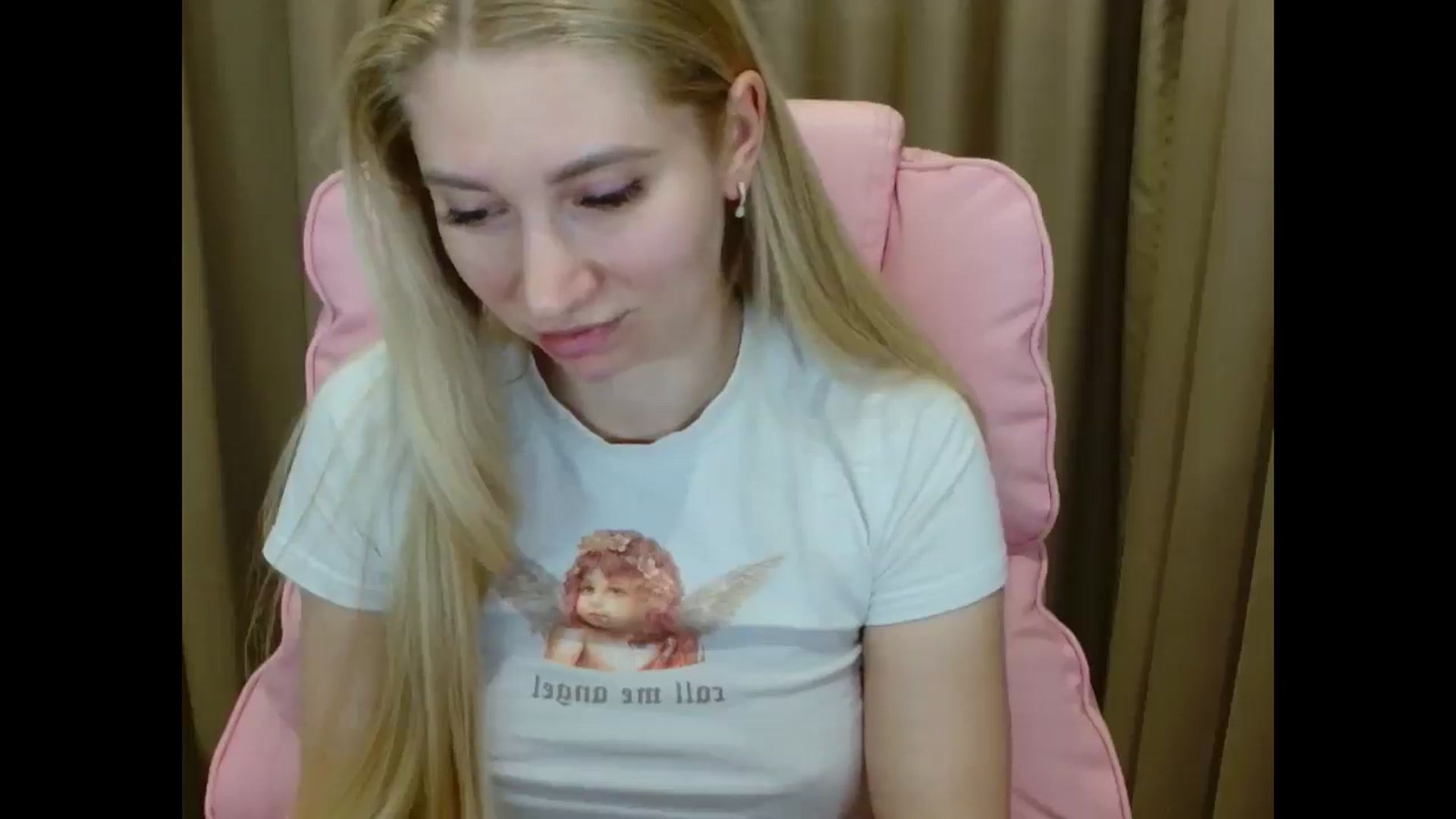Gallery image thumbnail from Miss_Sylvia's myfreecams stream on, 04/08/2025, 19:17 image 2 of 20
