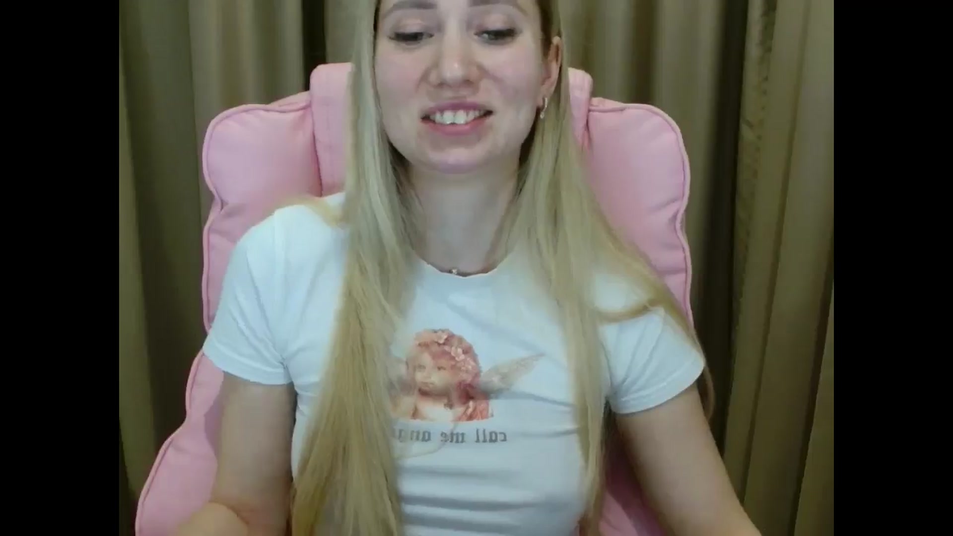 Gallery image thumbnail from Miss_Sylvia's myfreecams stream on, 04/08/2025, 19:17 image 19 of 20
