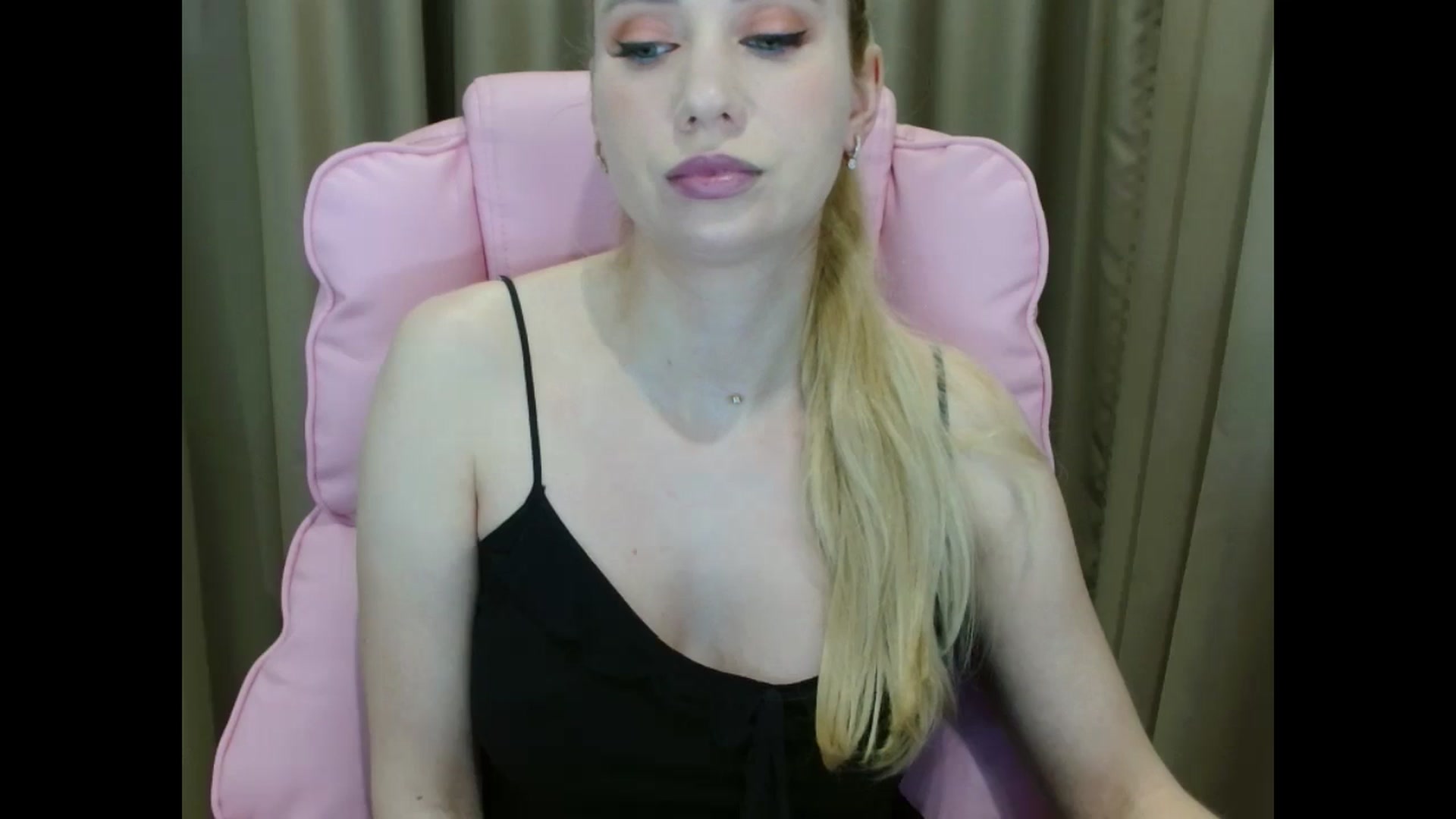 Gallery image thumbnail from Miss_Sylvia's myfreecams stream on, 04/09/2025, 17:22 image 10 of 20