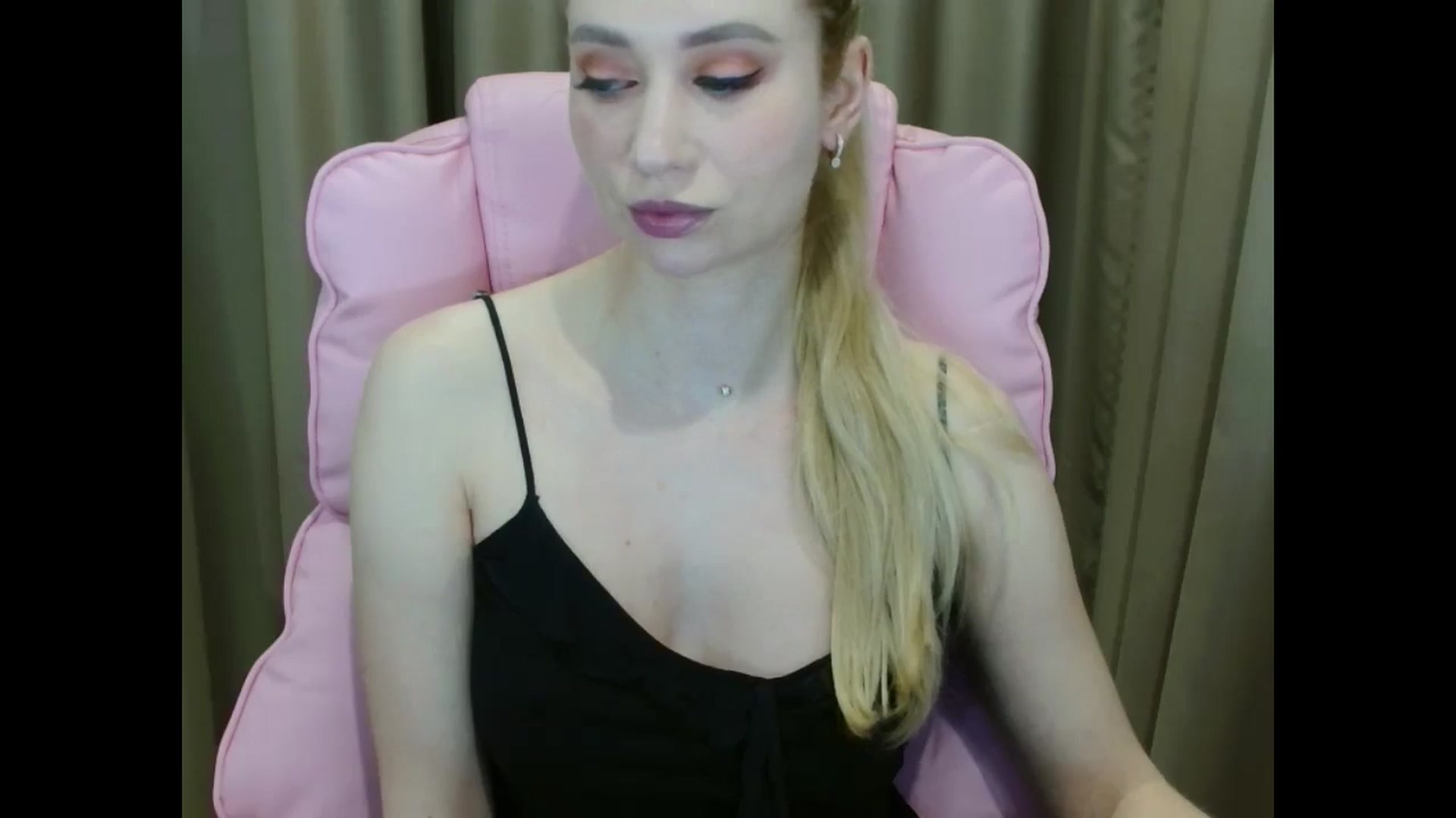 Gallery image thumbnail from Miss_Sylvia's myfreecams stream on, 04/09/2025, 17:22 image 16 of 20