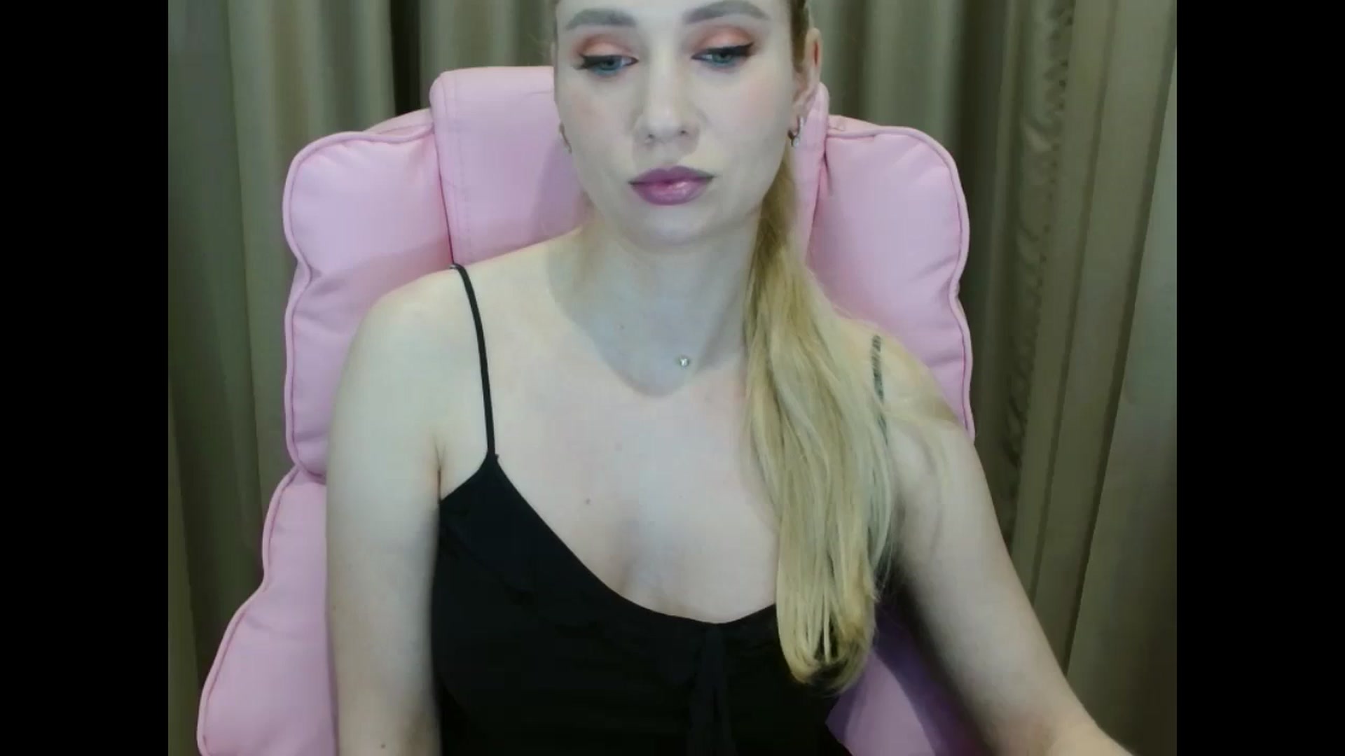 Gallery image thumbnail from Miss_Sylvia's myfreecams stream on, 04/09/2025, 17:22 image 17 of 20