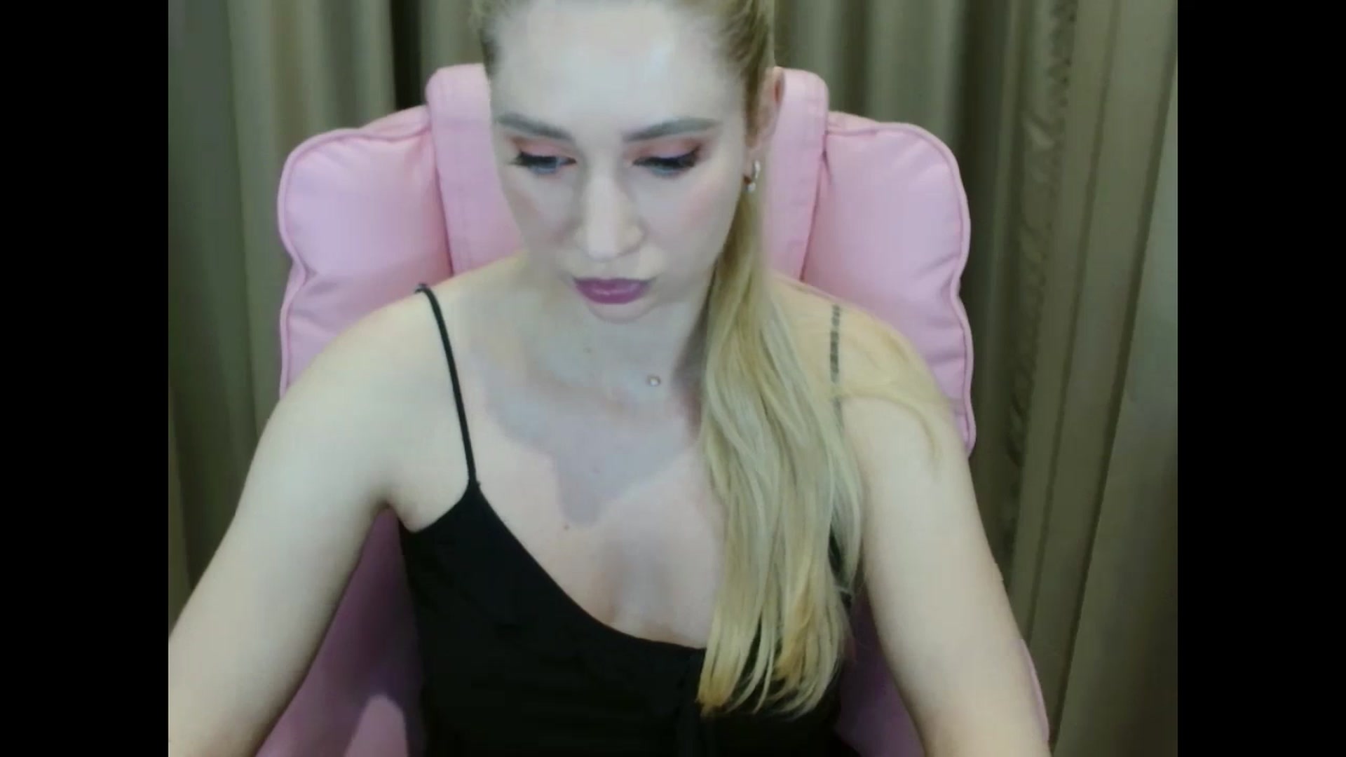 Gallery image thumbnail from Miss_Sylvia's myfreecams stream on, 04/09/2025, 17:22 image 7 of 20