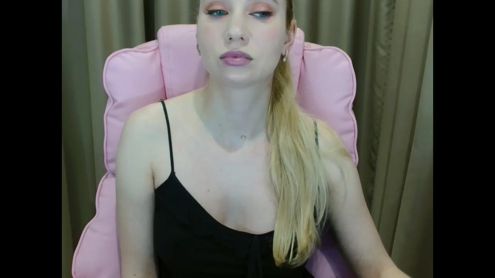 Gallery image thumbnail from Miss_Sylvia's myfreecams stream on, 04/09/2025, 17:22 image 11 of 20