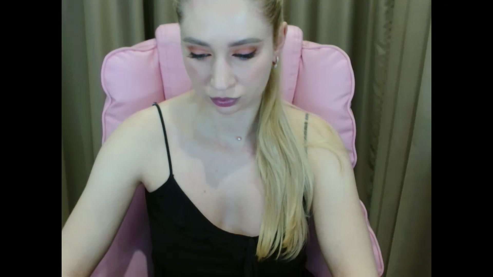 Gallery image thumbnail from Miss_Sylvia's myfreecams stream on, 04/09/2025, 17:22 image 3 of 20