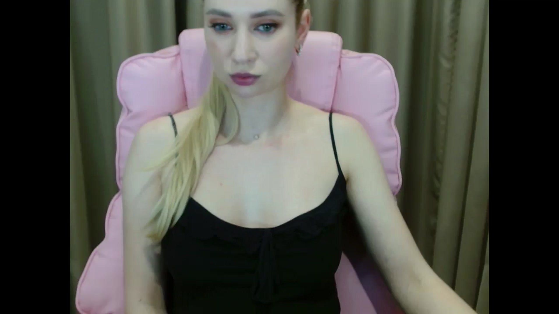 Gallery image thumbnail from Miss_Sylvia's myfreecams stream on, 04/09/2025, 20:00 image 19 of 20