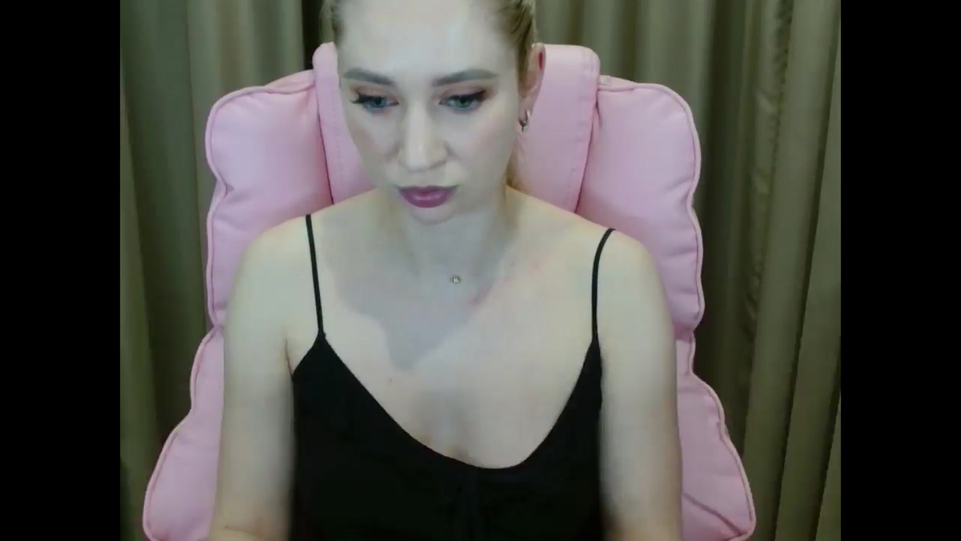 Gallery image thumbnail from Miss_Sylvia's myfreecams stream on, 04/09/2025, 20:00 image 3 of 20