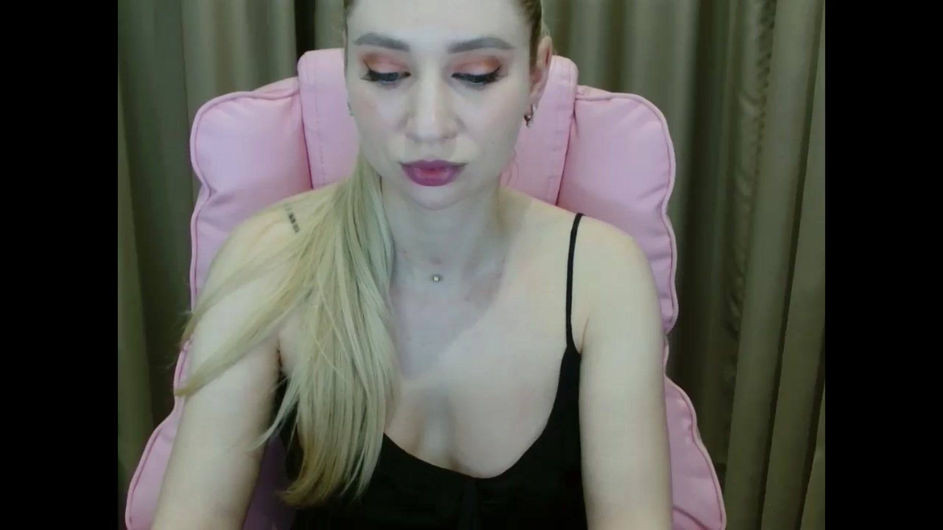 Gallery image thumbnail from Miss_Sylvia's myfreecams stream on, 04/09/2025, 20:00 image 14 of 20