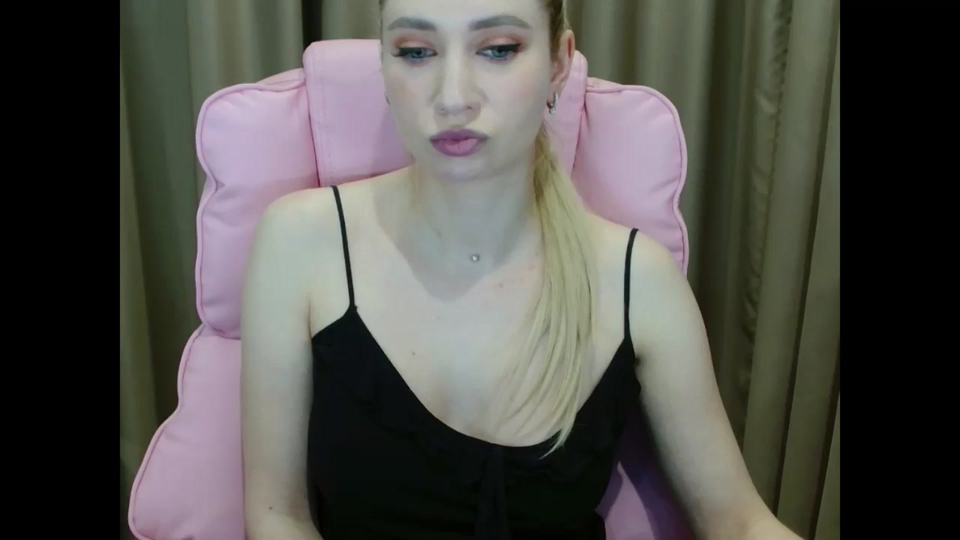 Gallery image thumbnail from Miss_Sylvia's myfreecams stream on, 04/09/2025, 20:00 image 6 of 20