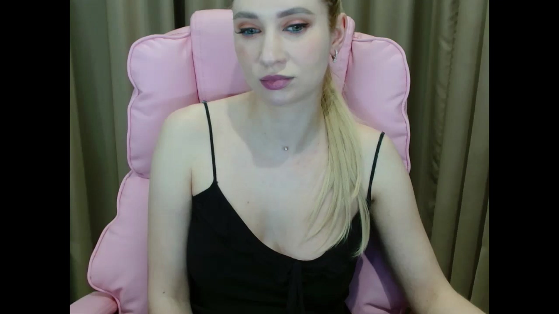 Gallery image thumbnail from Miss_Sylvia's myfreecams stream on, 04/09/2025, 20:00 image 9 of 20