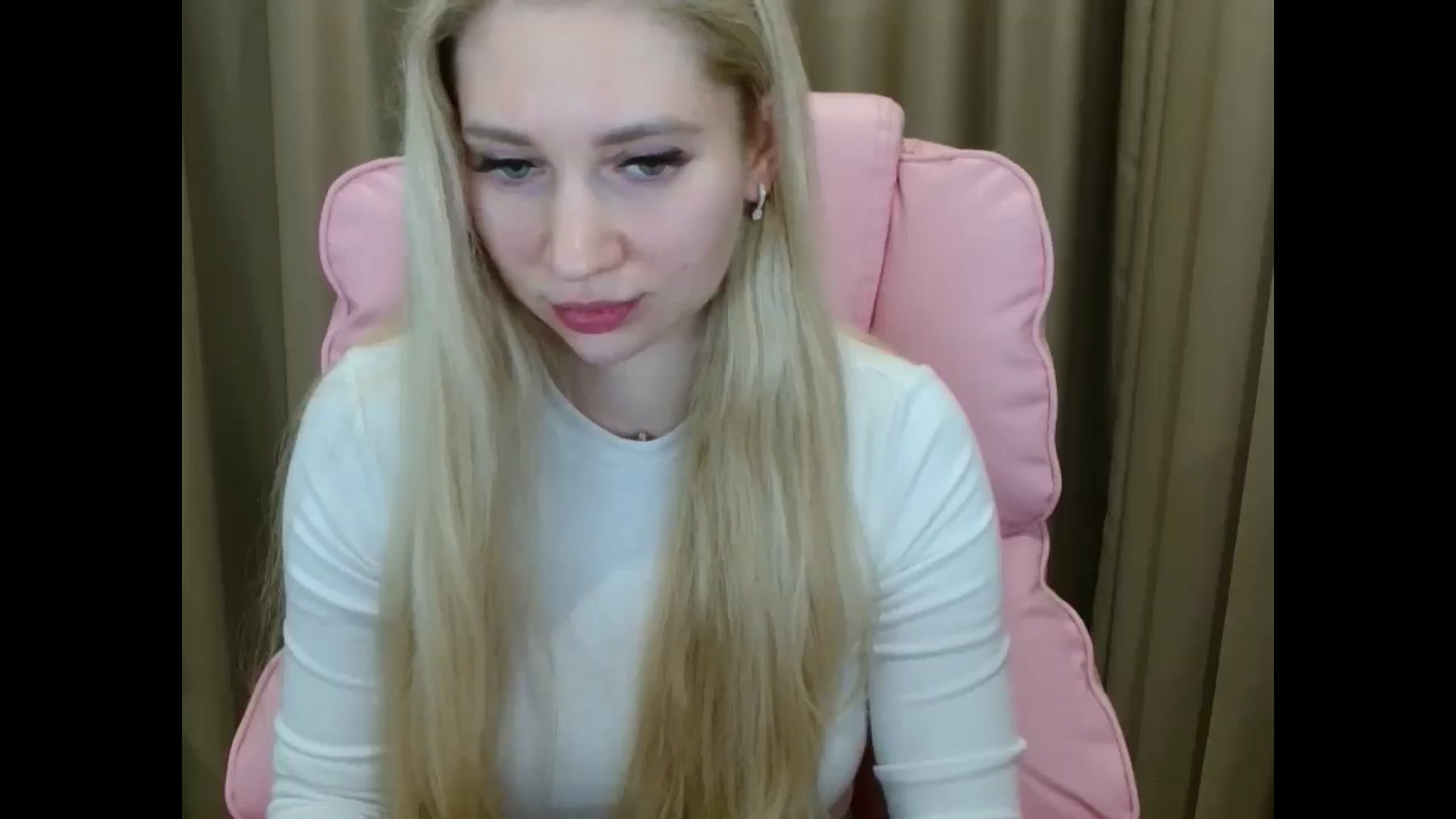 Gallery image thumbnail from Miss_Sylvia's myfreecams stream on, 04/10/2025, 17:49 image 9 of 20
