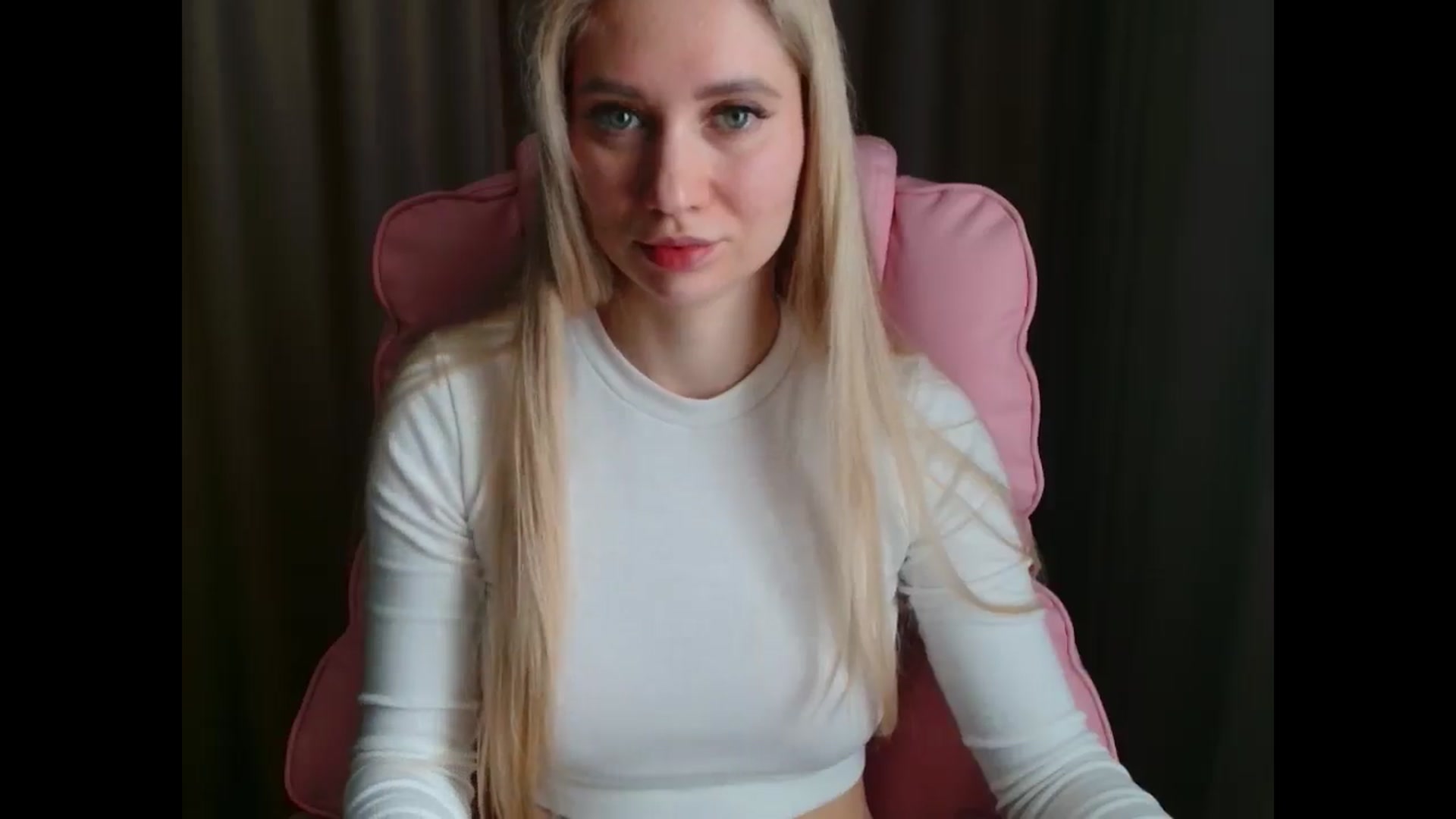 Gallery image thumbnail from Miss_Sylvia's myfreecams stream on, 04/12/2025, 11:40 image 4 of 20