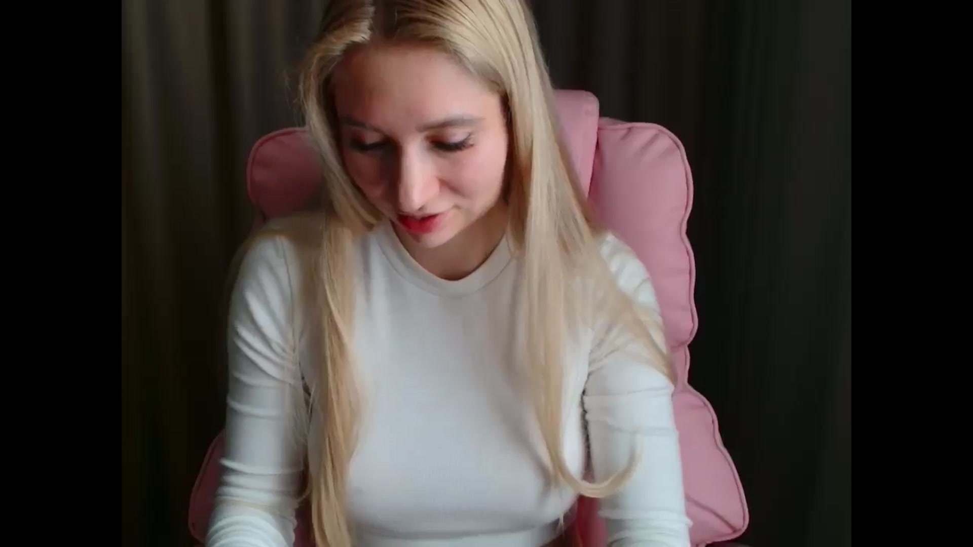 Gallery image thumbnail from Miss_Sylvia's myfreecams stream on, 04/12/2025, 11:40 image 3 of 20