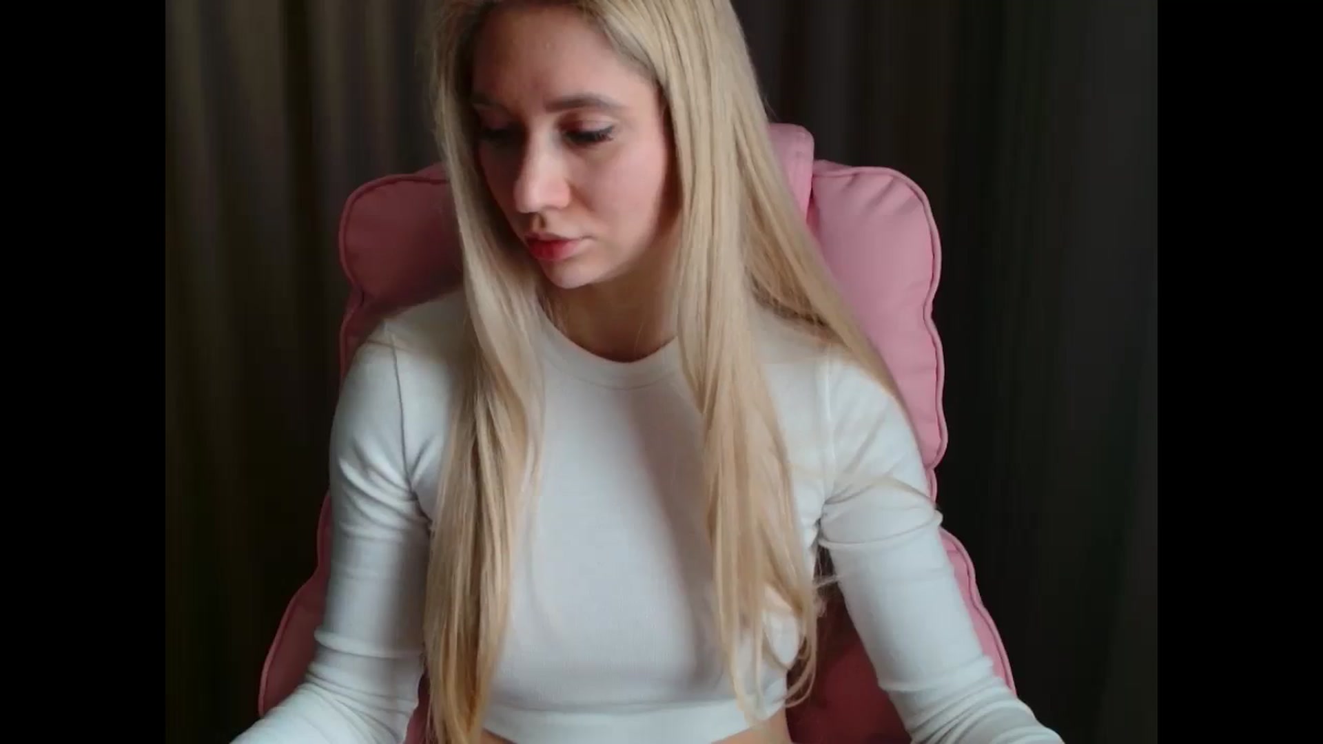 Gallery image thumbnail from Miss_Sylvia's myfreecams stream on, 04/12/2025, 11:40 image 8 of 20