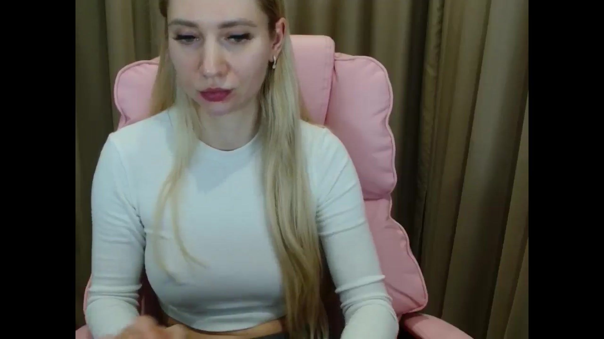 Gallery image thumbnail from Miss_Sylvia's myfreecams stream on, 04/12/2025, 20:30 image 16 of 20