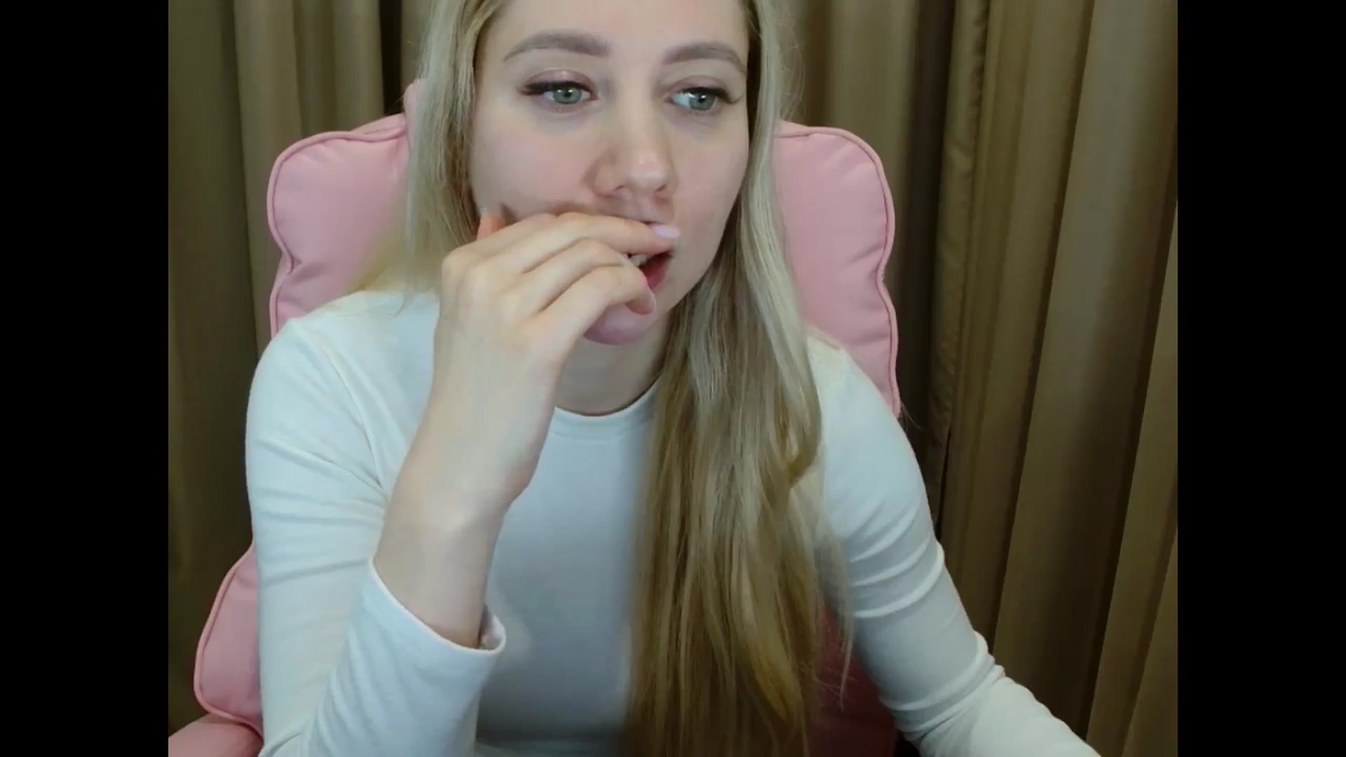 Gallery image thumbnail from Miss_Sylvia's myfreecams stream on, 04/12/2025, 20:30 image 19 of 20