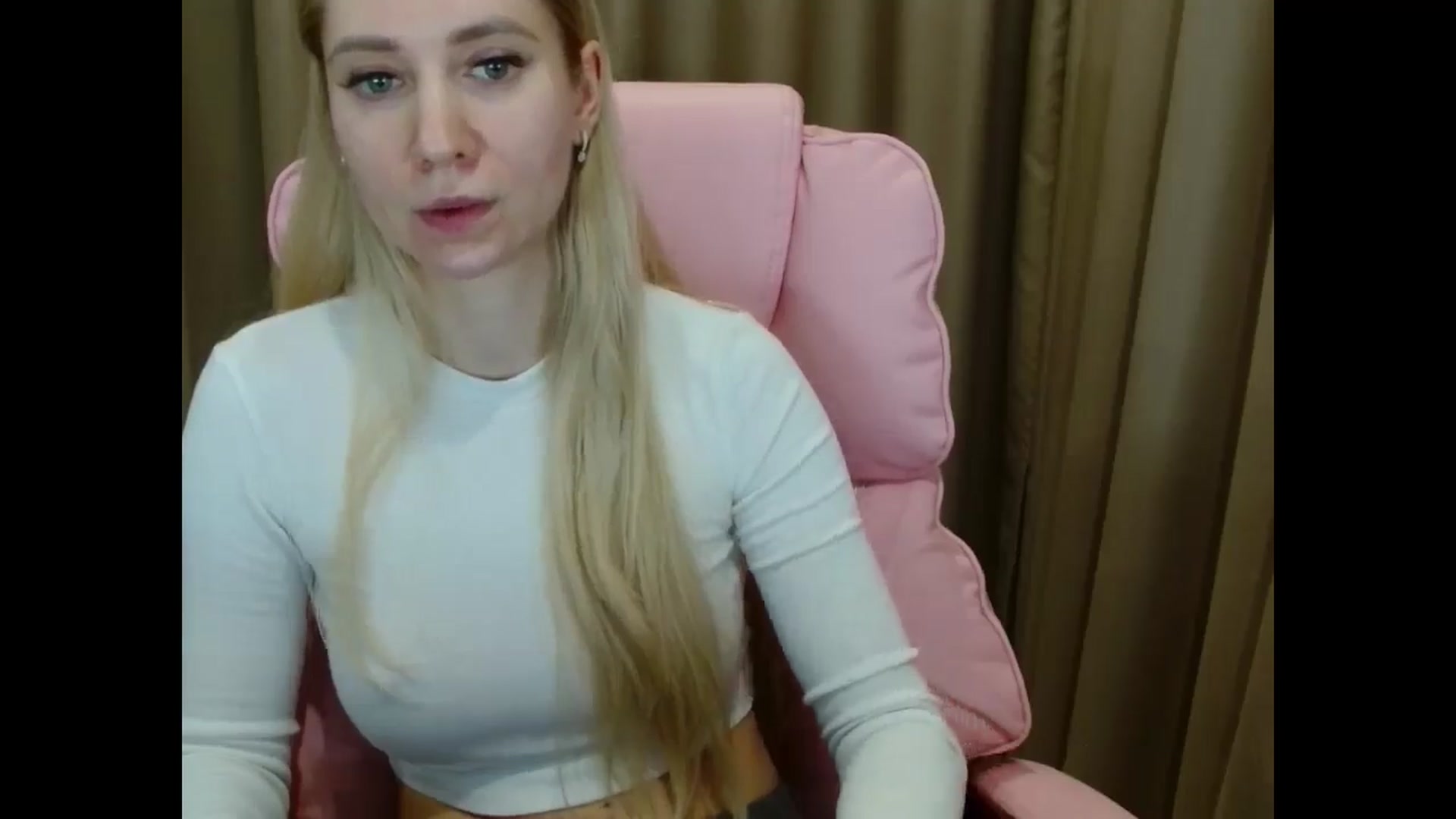Gallery image thumbnail from Miss_Sylvia's myfreecams stream on, 04/12/2025, 20:30 image 17 of 20