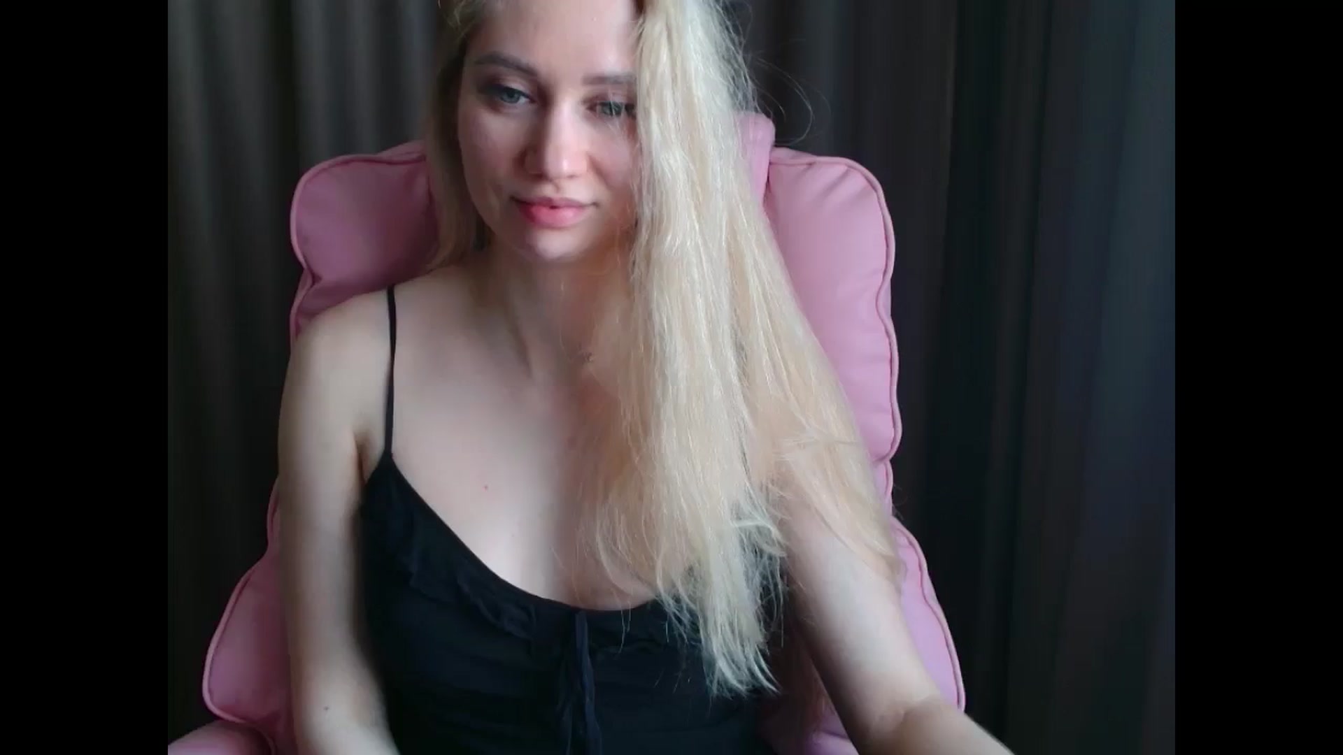 Gallery image thumbnail from Miss_Sylvia's myfreecams stream on, 04/13/2025, 15:29 image 8 of 20