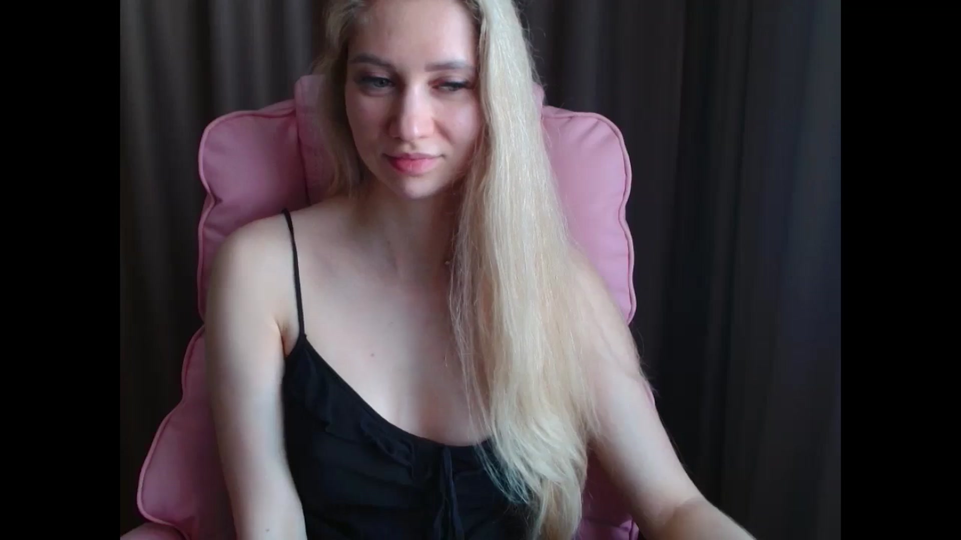 Gallery image thumbnail from Miss_Sylvia's myfreecams stream on, 04/13/2025, 15:29 image 12 of 20