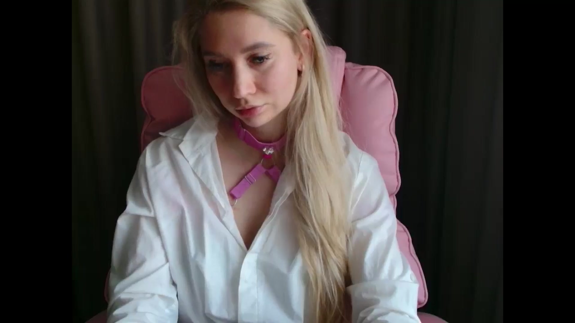 Gallery image thumbnail from Miss_Sylvia's myfreecams stream on, 04/14/2025, 16:38 image 8 of 20