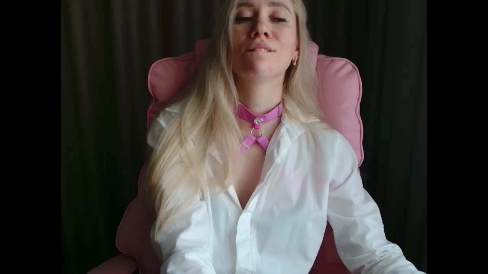 Gallery image thumbnail from Miss_Sylvia's myfreecams stream on, 04/14/2025, 16:38 image 14 of 20