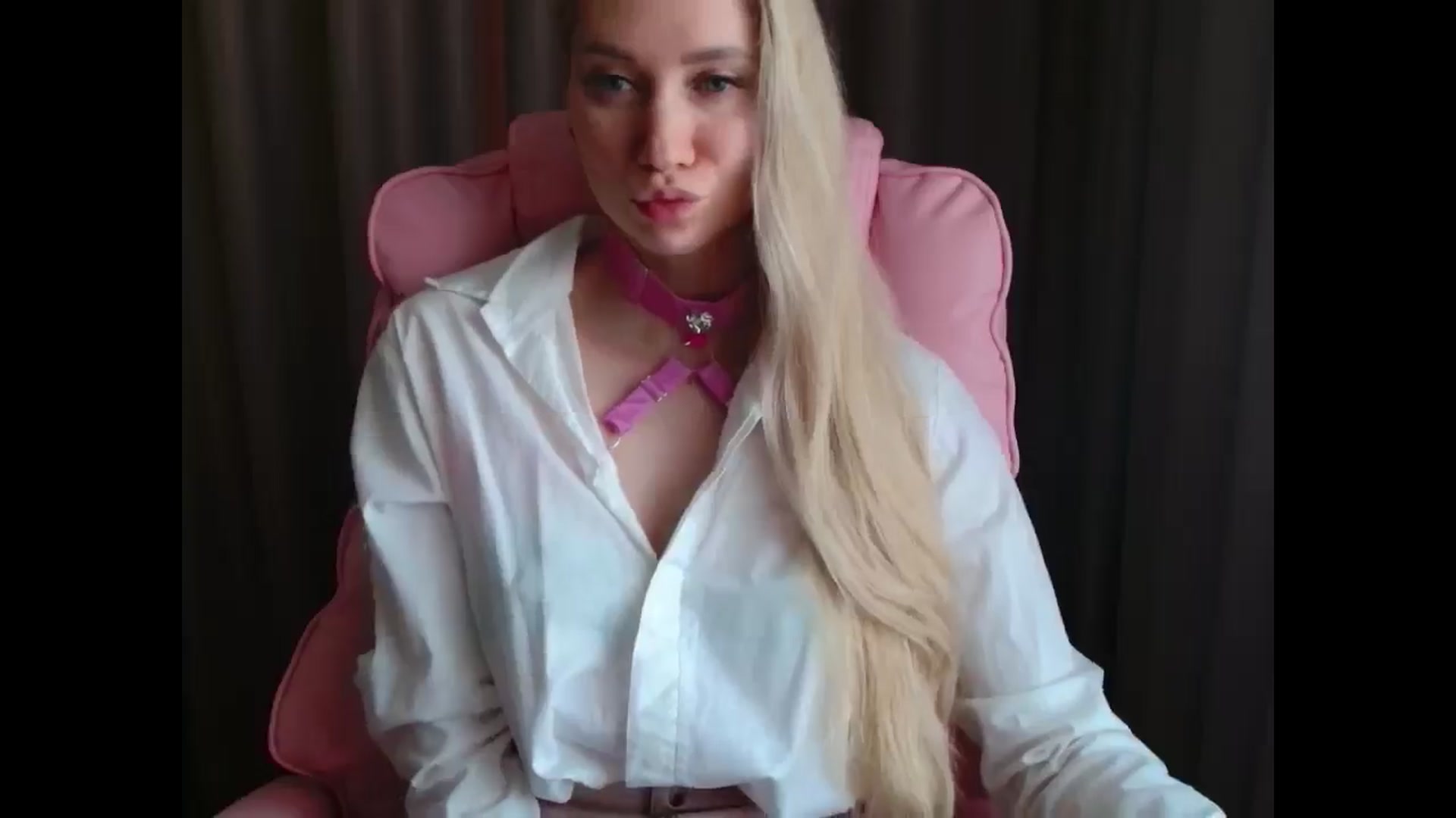 Gallery image thumbnail from Miss_Sylvia's myfreecams stream on, 04/14/2025, 16:38 image 3 of 20
