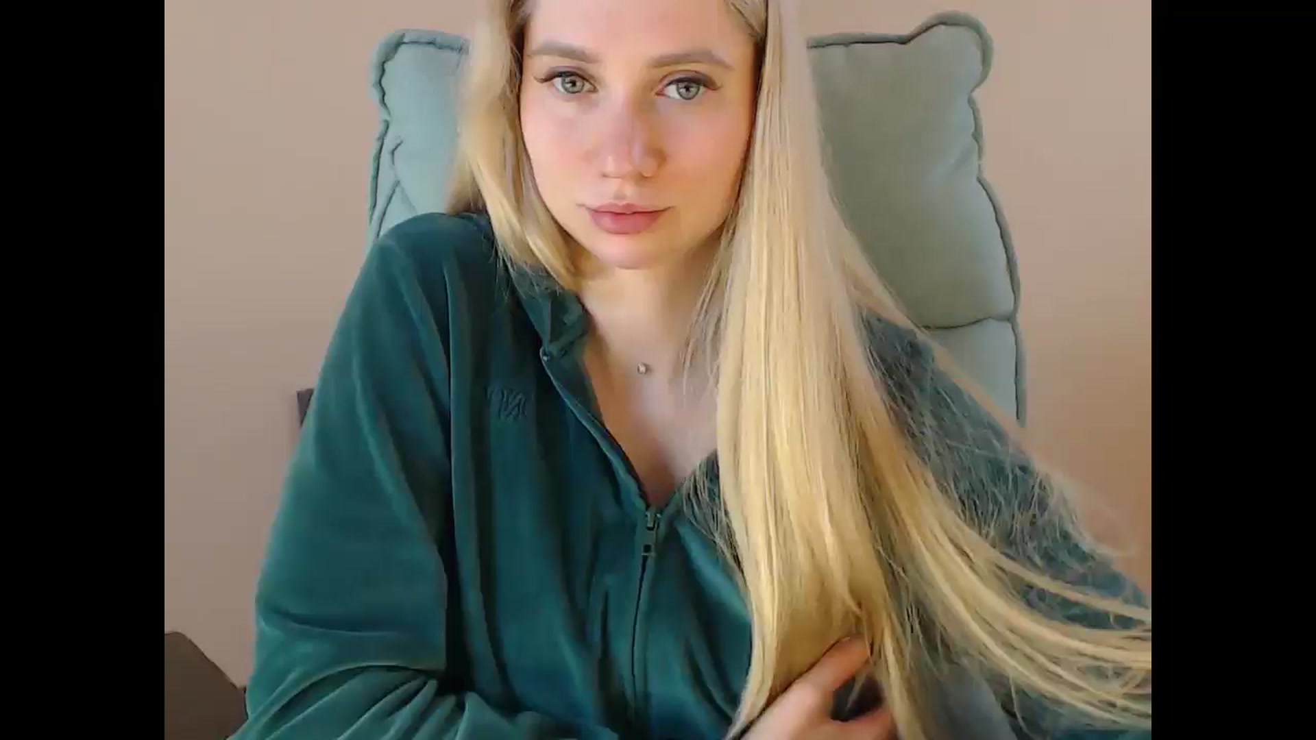 Gallery image thumbnail from Miss_Sylvia's myfreecams stream on, 04/16/2025, 16:57 image 18 of 20