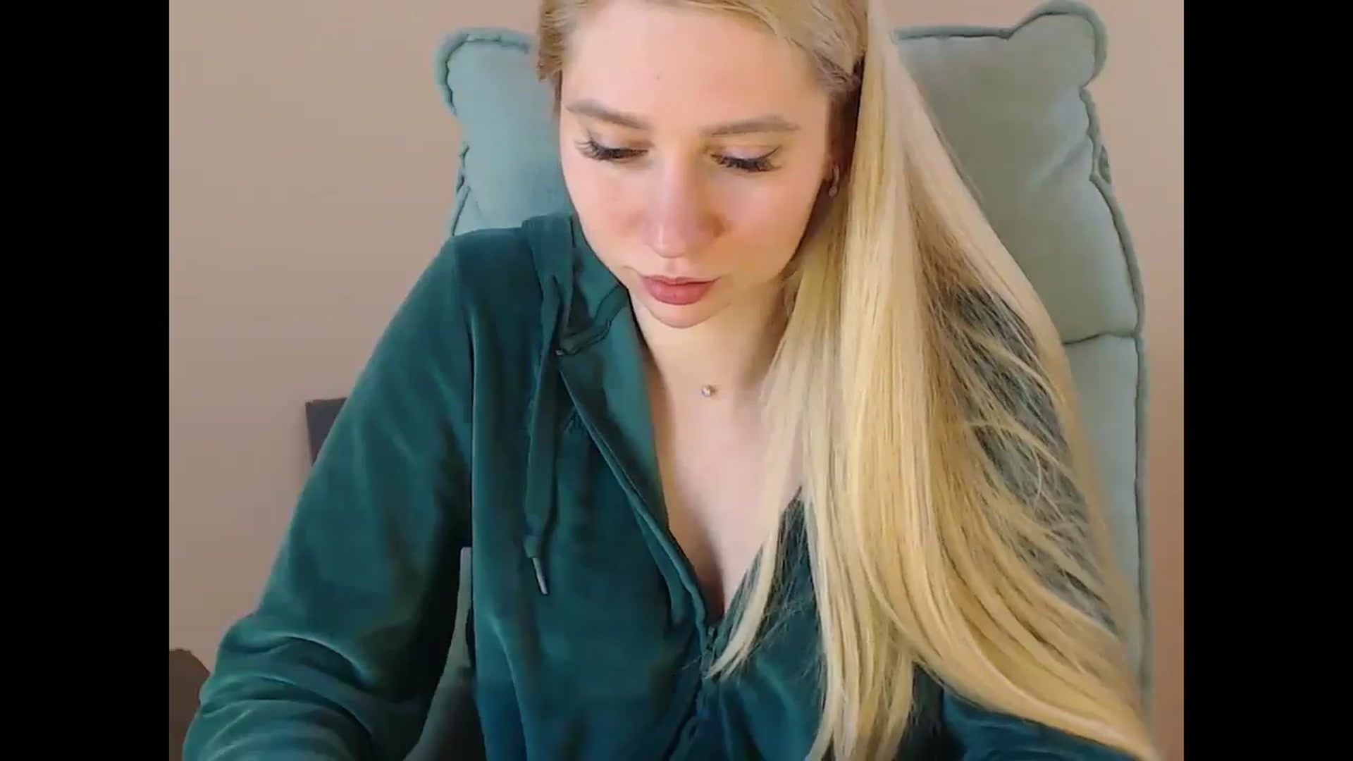 Gallery image thumbnail from Miss_Sylvia's myfreecams stream on, 04/16/2025, 16:57 image 4 of 20