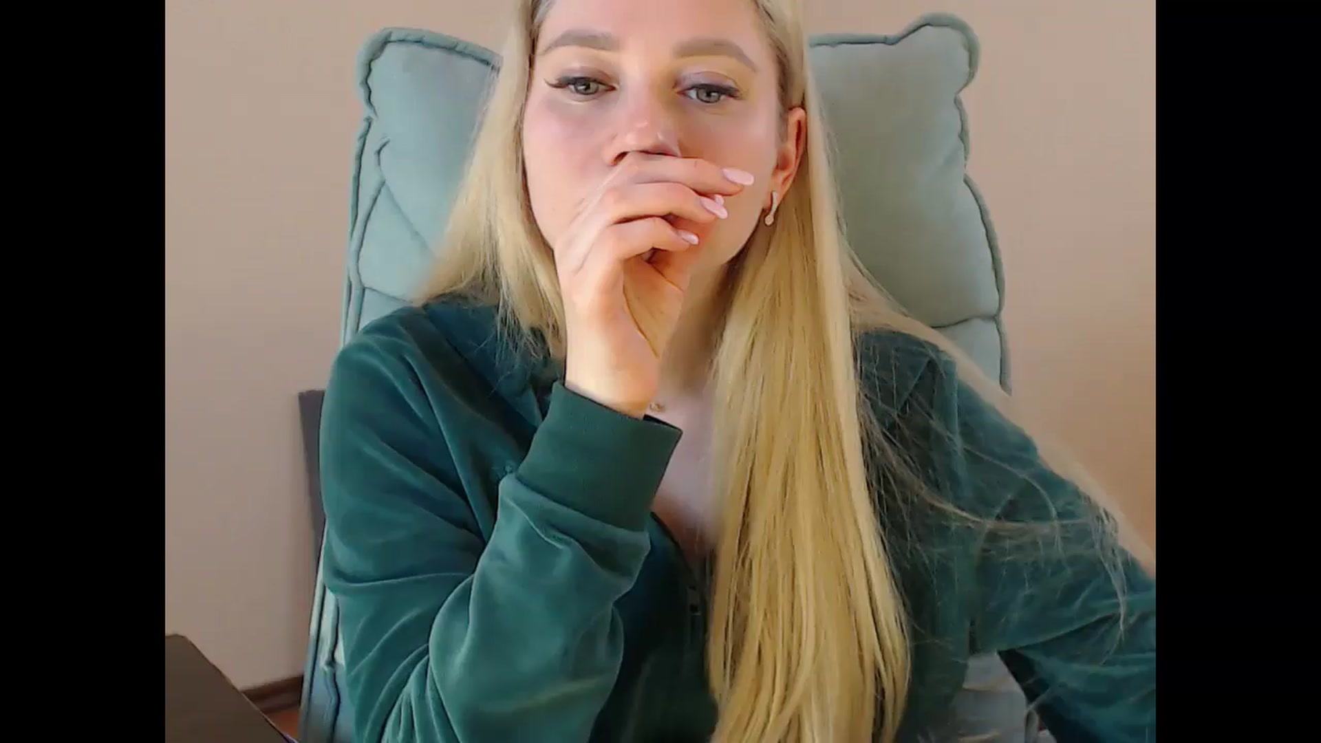Gallery image thumbnail from Miss_Sylvia's myfreecams stream on, 04/16/2025, 16:57 image 20 of 20