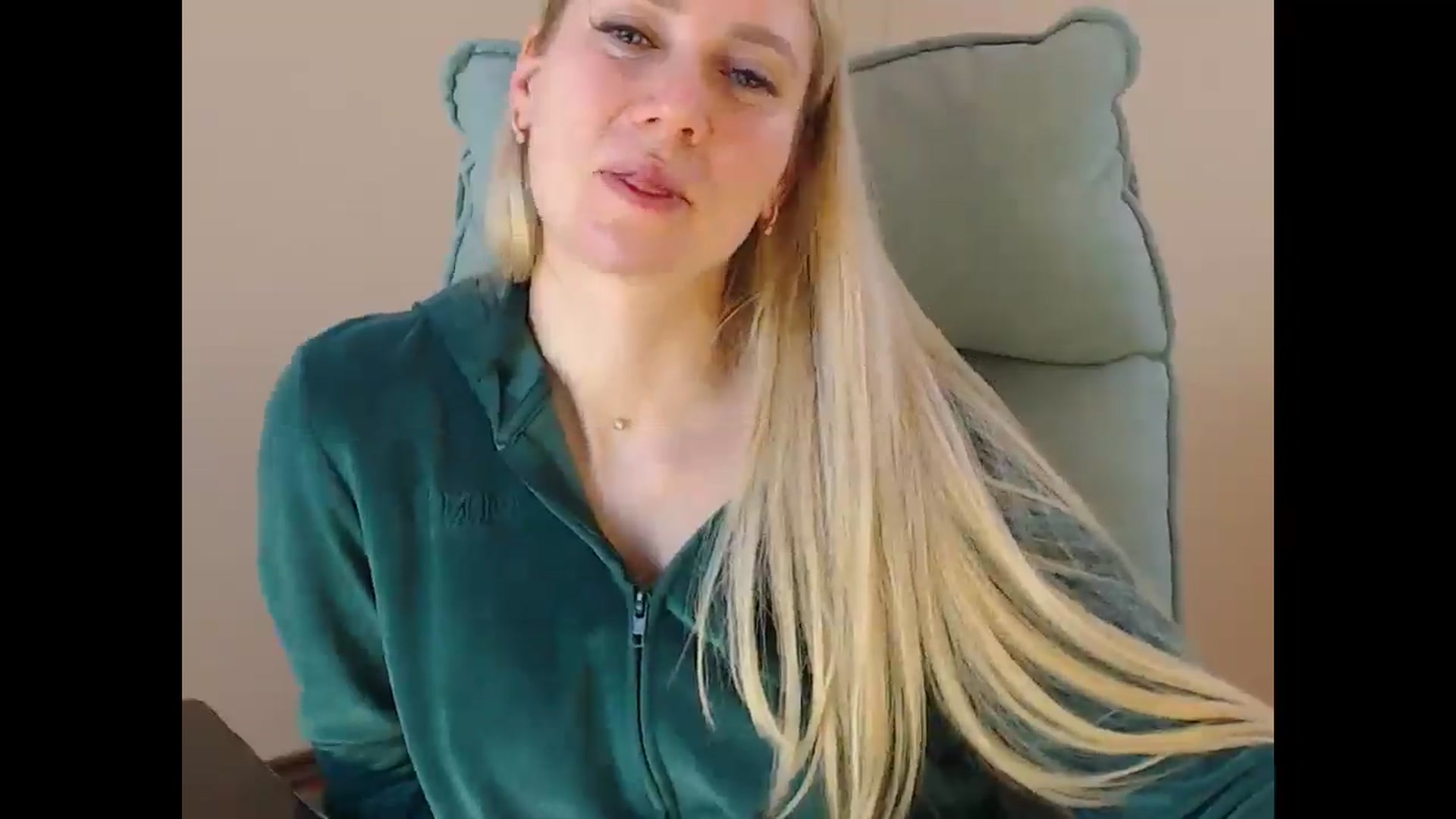 Gallery image thumbnail from Miss_Sylvia's myfreecams stream on, 04/16/2025, 16:57 image 17 of 20