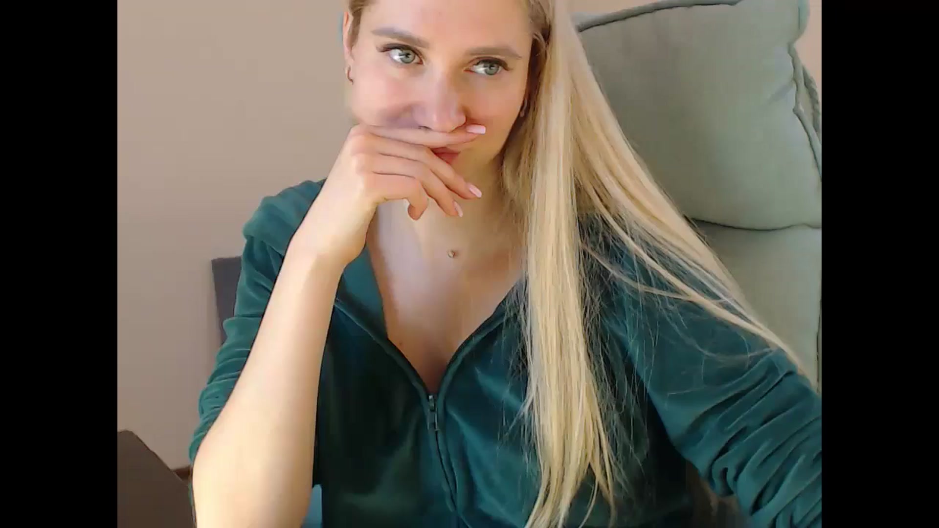 Gallery image thumbnail from Miss_Sylvia's myfreecams stream on, 04/16/2025, 18:39 image 7 of 20