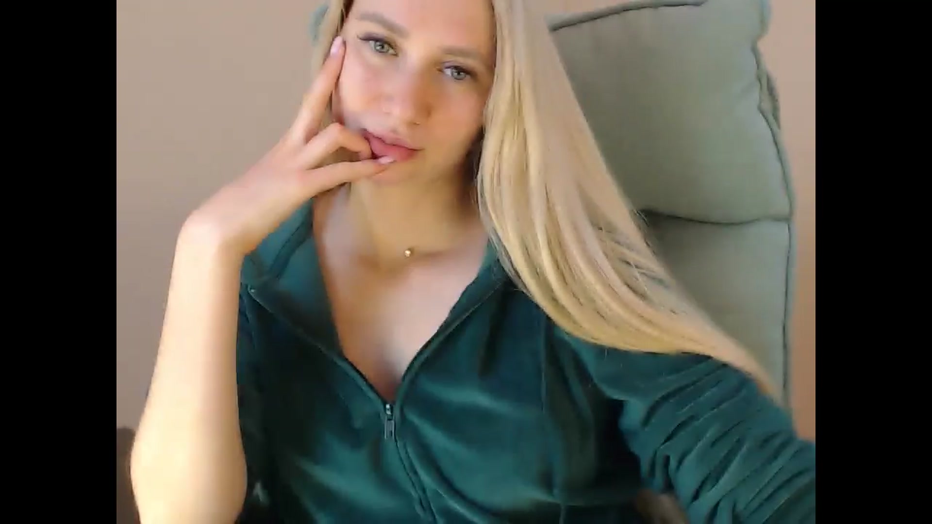 Gallery image thumbnail from Miss_Sylvia's myfreecams stream on, 04/16/2025, 18:39 image 11 of 20