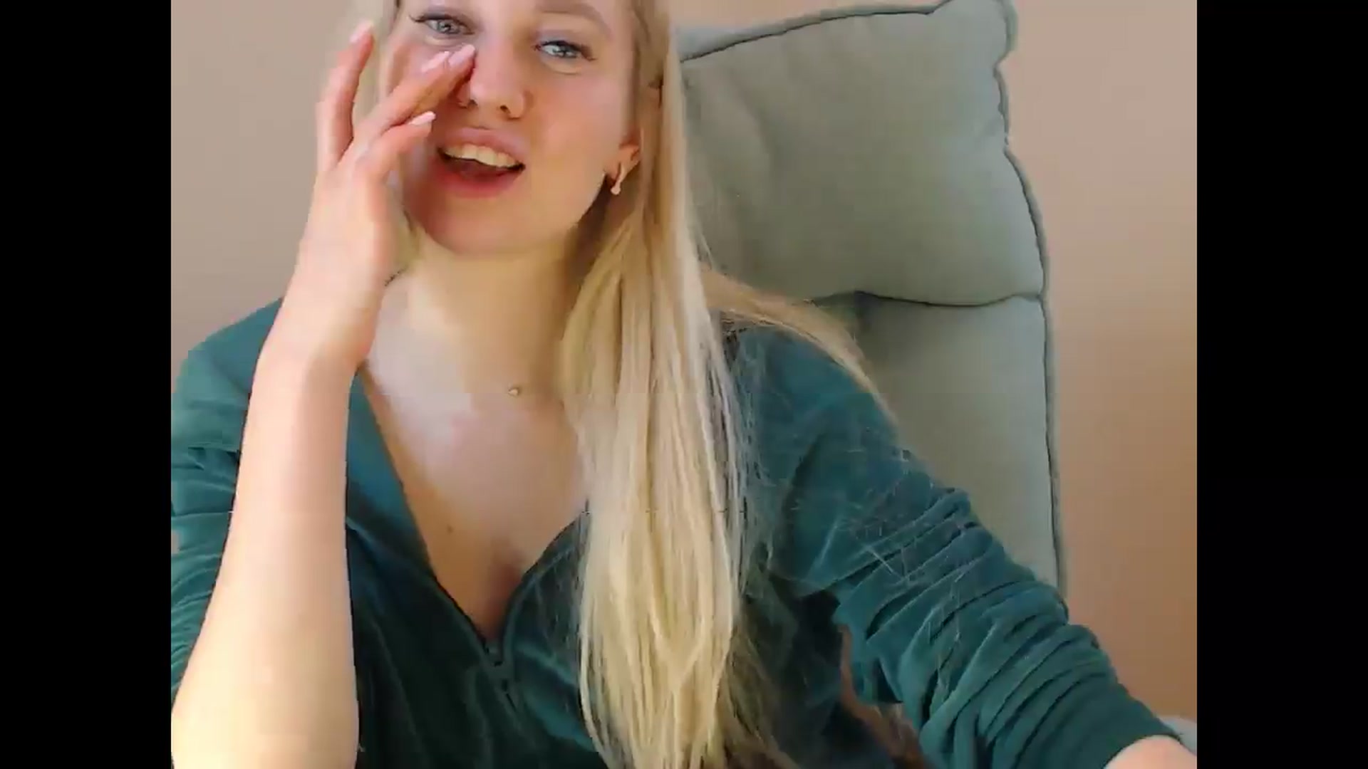 Gallery image thumbnail from Miss_Sylvia's myfreecams stream on, 04/16/2025, 18:39 image 18 of 20
