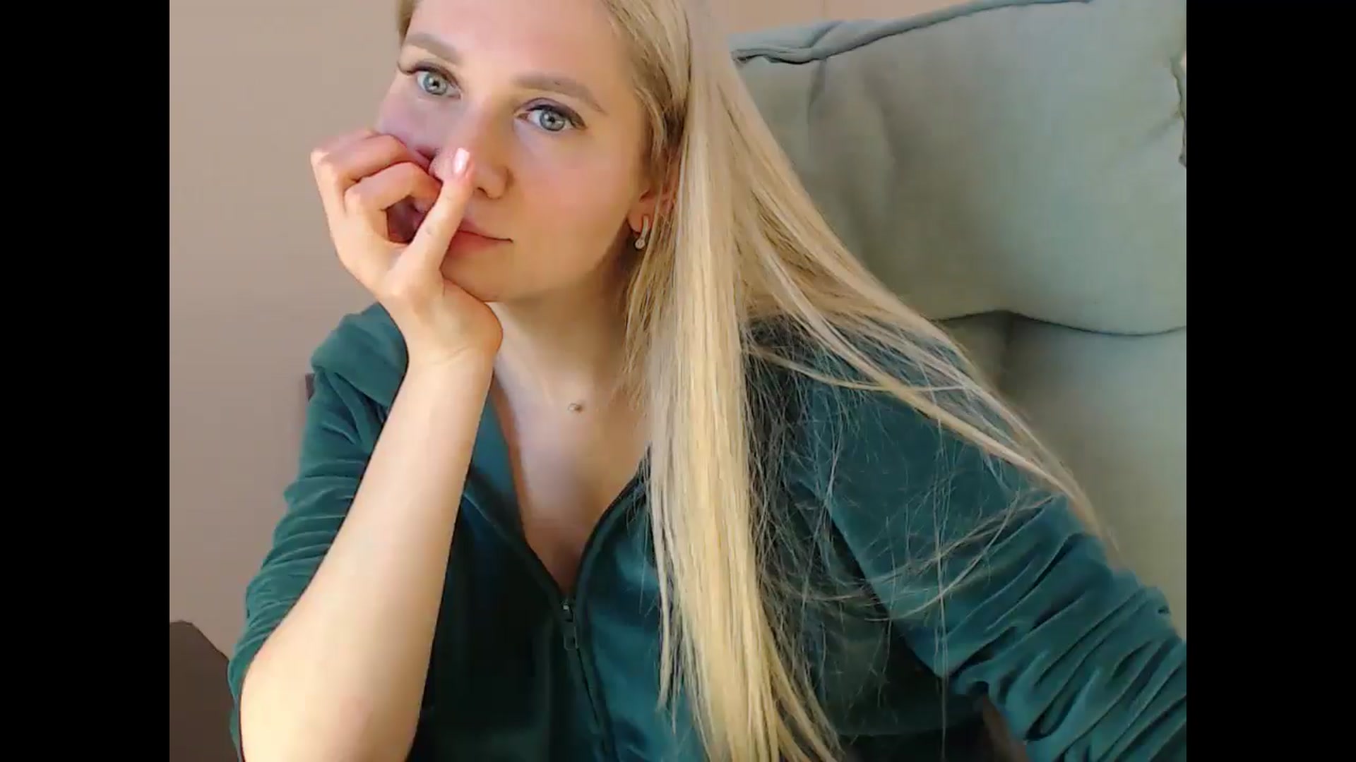 Gallery image thumbnail from Miss_Sylvia's myfreecams stream on, 04/16/2025, 18:39 image 6 of 20