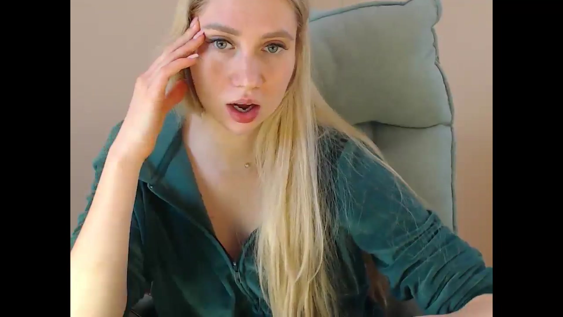 Gallery image thumbnail from Miss_Sylvia's myfreecams stream on, 04/16/2025, 18:39 image 17 of 20