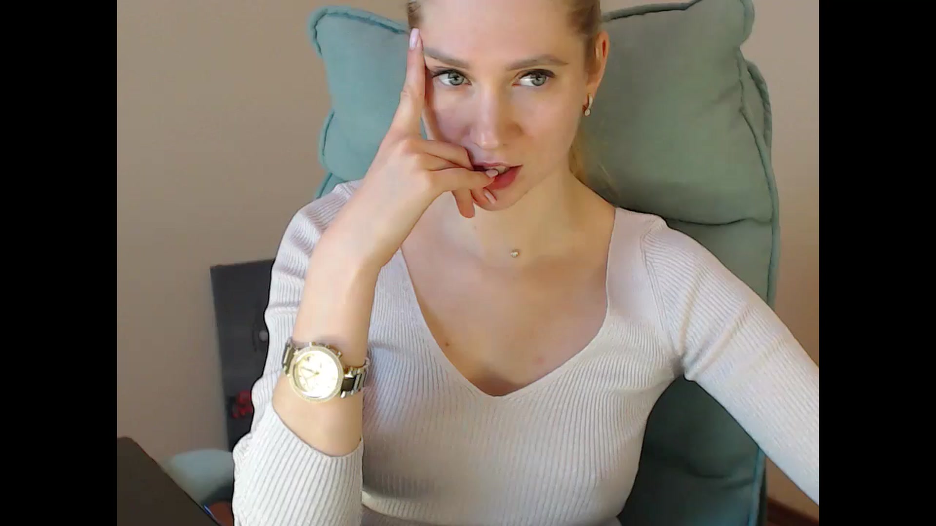 Gallery image thumbnail from Miss_Sylvia's myfreecams stream on, 04/17/2025, 18:06 image 17 of 20