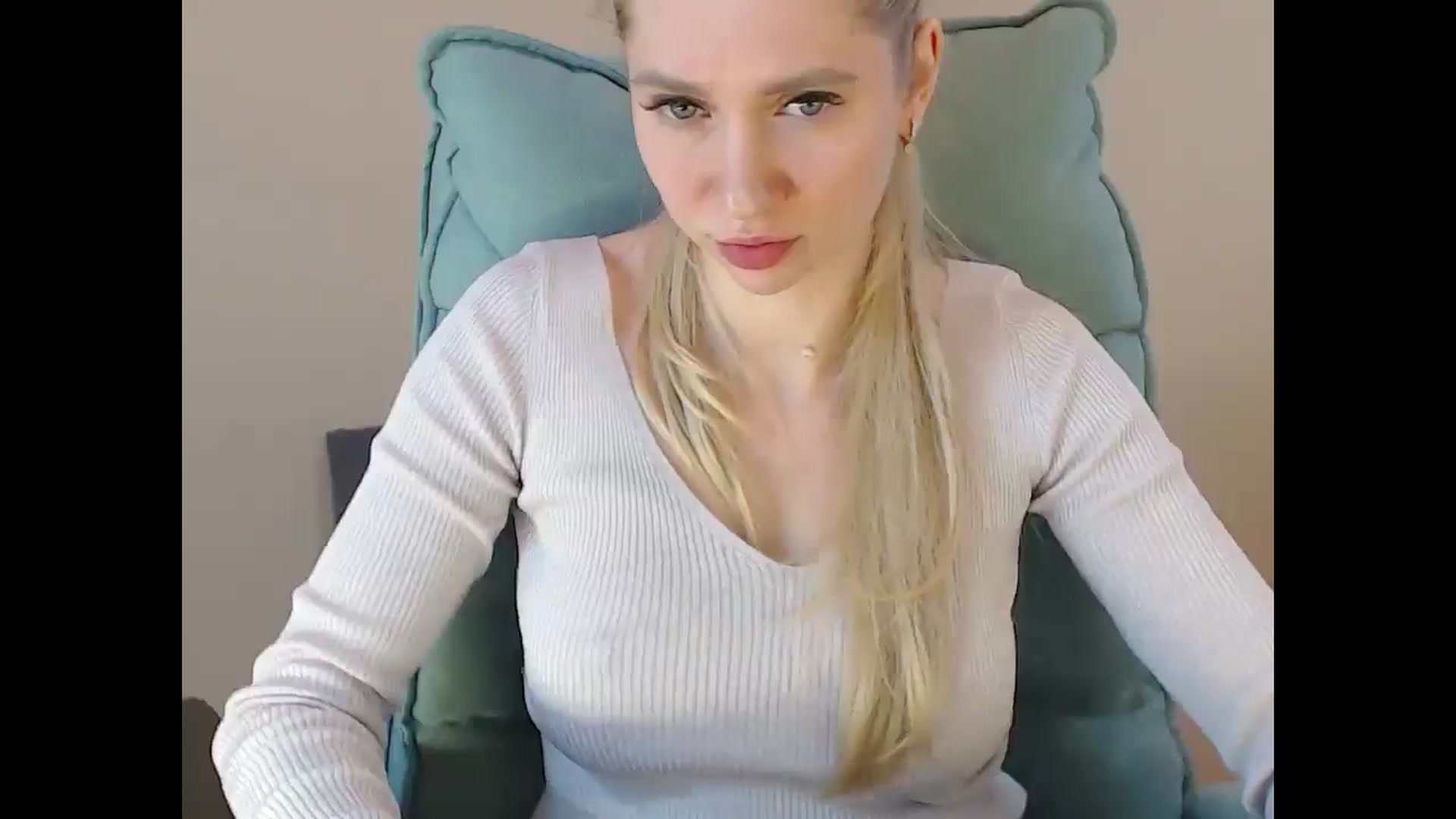 Gallery image thumbnail from Miss_Sylvia's myfreecams stream on, 04/17/2025, 18:48 image 6 of 20