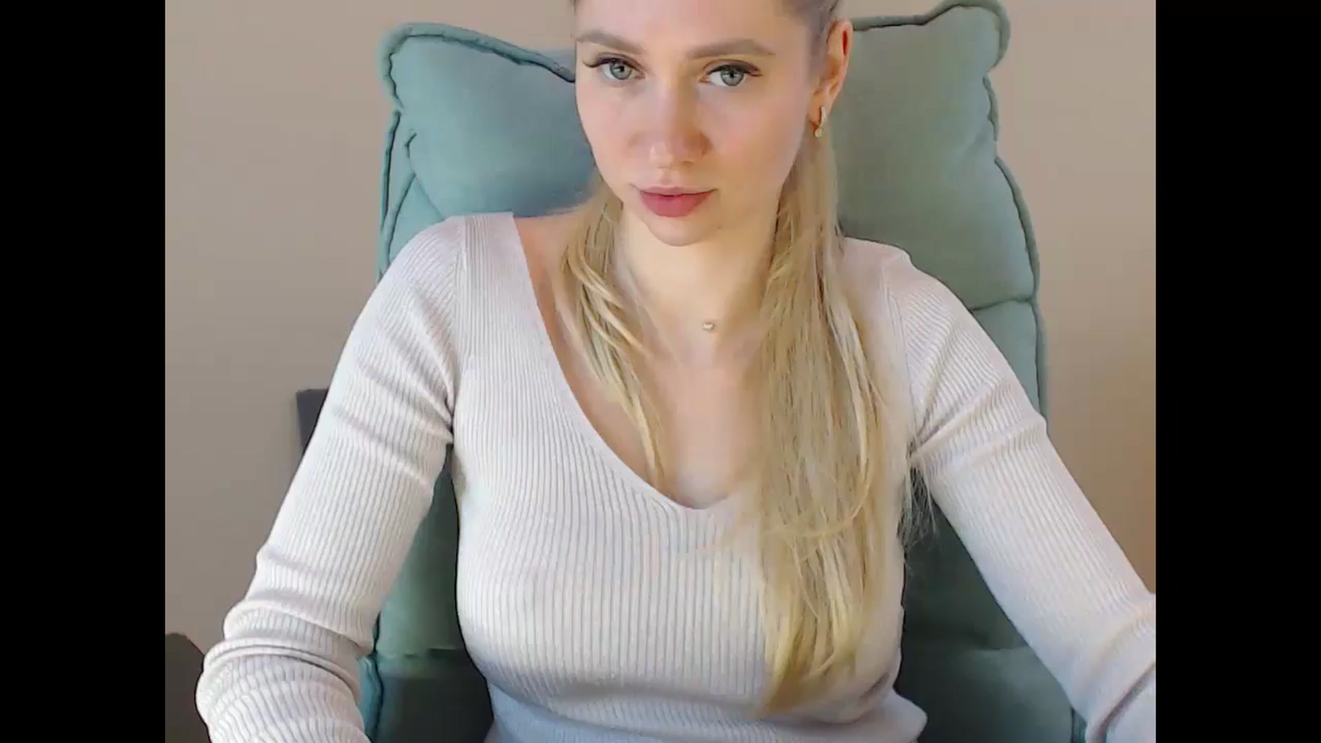 Gallery image thumbnail from Miss_Sylvia's myfreecams stream on, 04/17/2025, 18:48 image 7 of 20