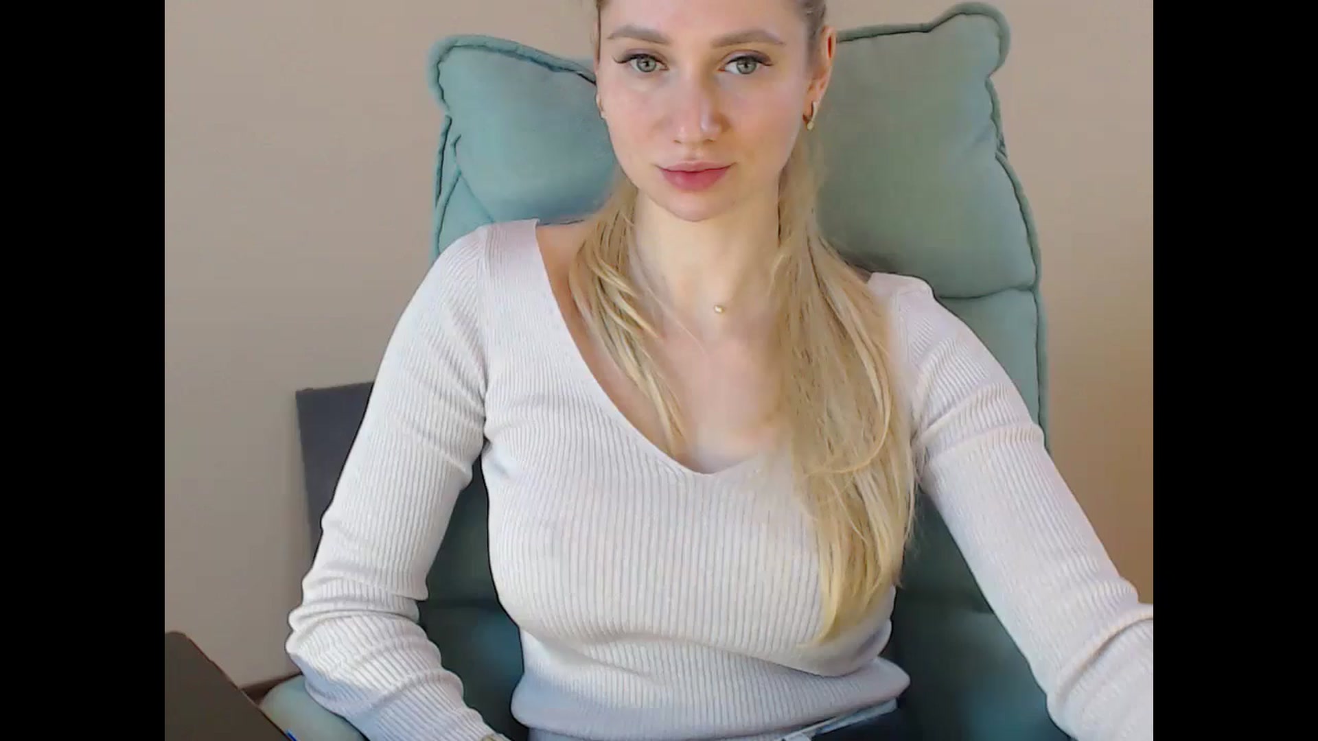 Gallery image thumbnail from Miss_Sylvia's myfreecams stream on, 04/17/2025, 18:48 image 8 of 20