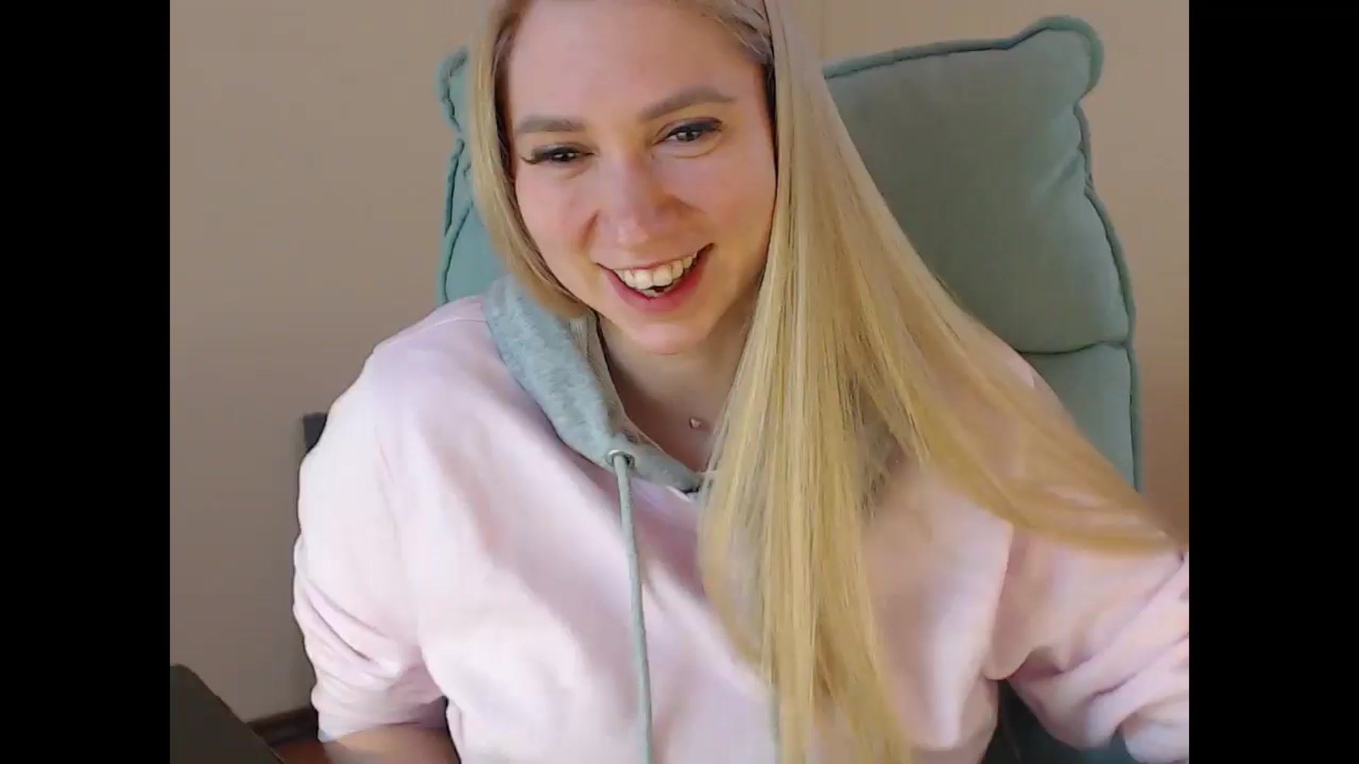 Gallery image thumbnail from Miss_Sylvia's myfreecams stream on, 04/18/2025, 16:48 image 5 of 20