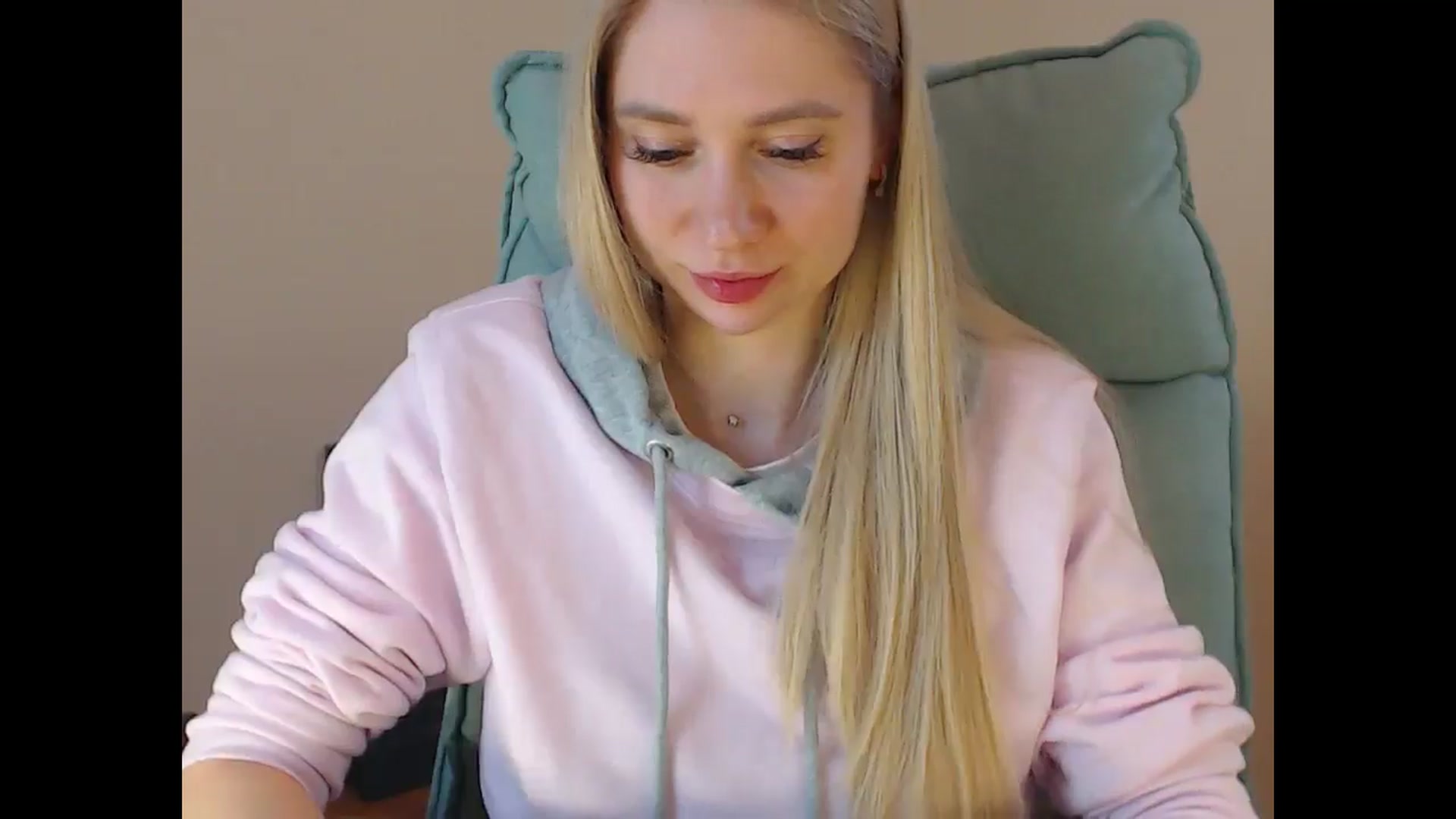 Gallery image thumbnail from Miss_Sylvia's myfreecams stream on, 04/18/2025, 16:48 image 16 of 20