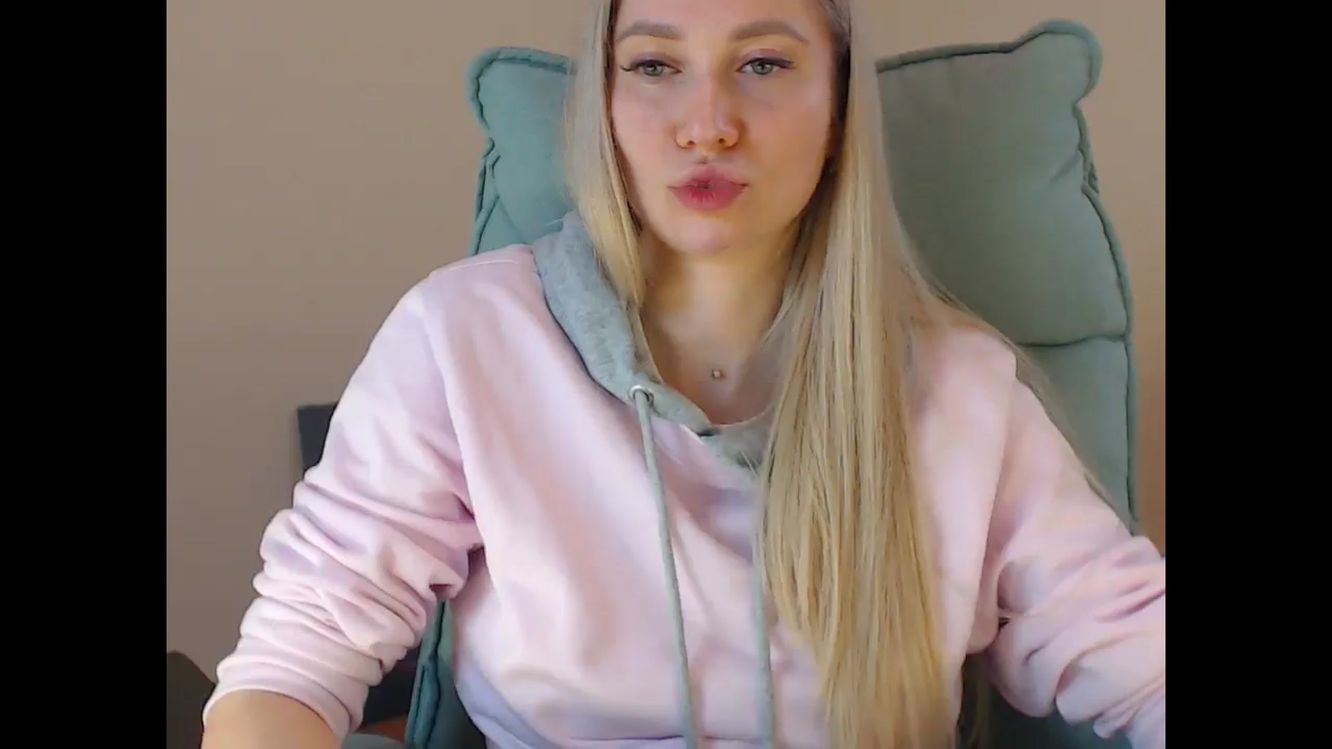 Gallery image thumbnail from Miss_Sylvia's myfreecams stream on, 04/18/2025, 16:48 image 20 of 20