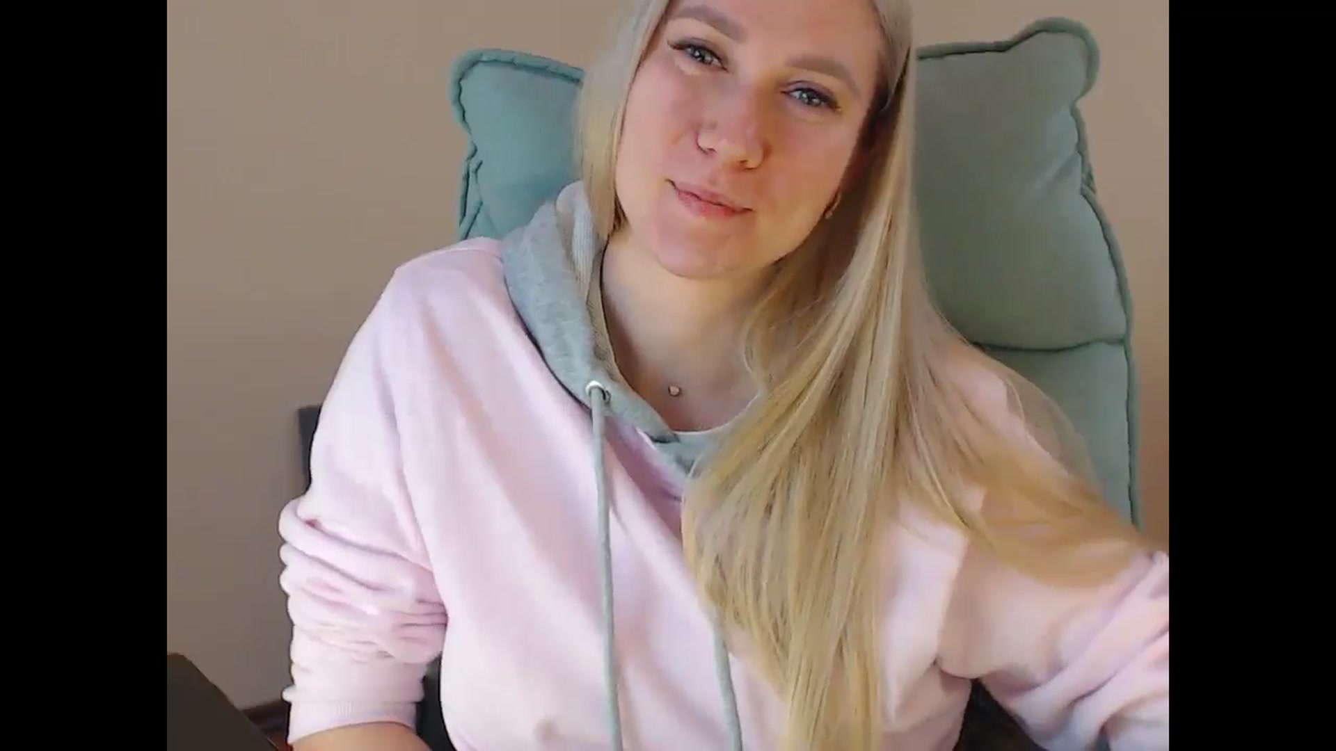 Gallery image thumbnail from Miss_Sylvia's myfreecams stream on, 04/18/2025, 16:48 image 3 of 20